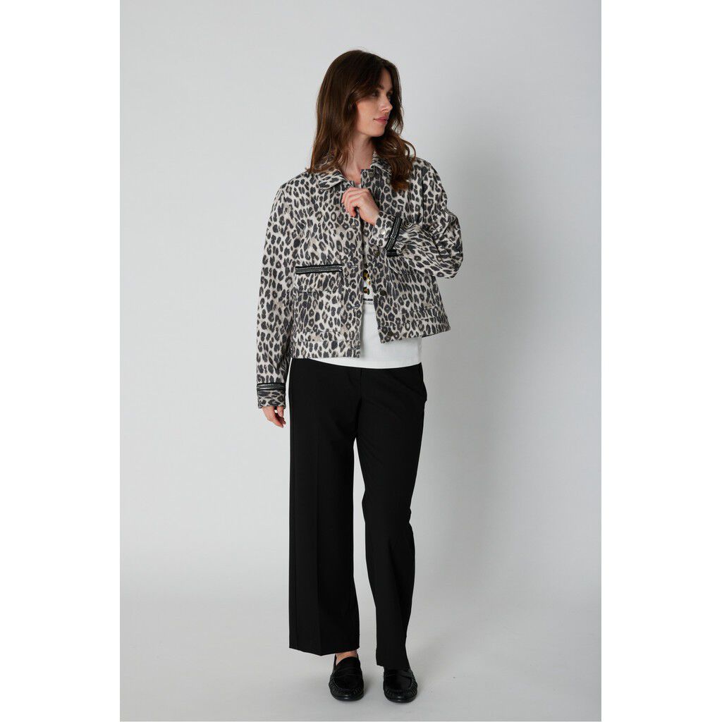 1046PBOOva jacket