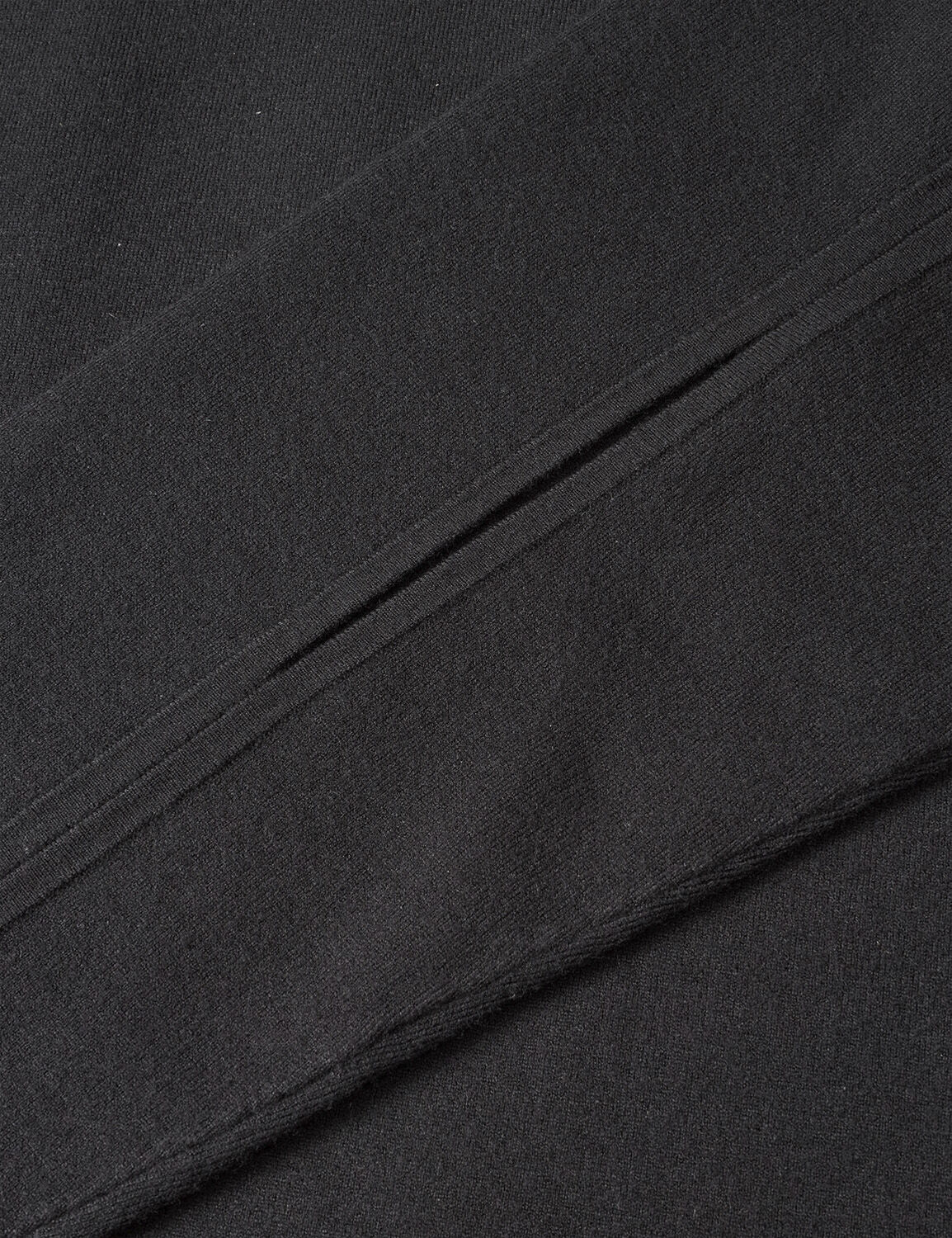 Excursion'' Elbow Slit C-neck Knit