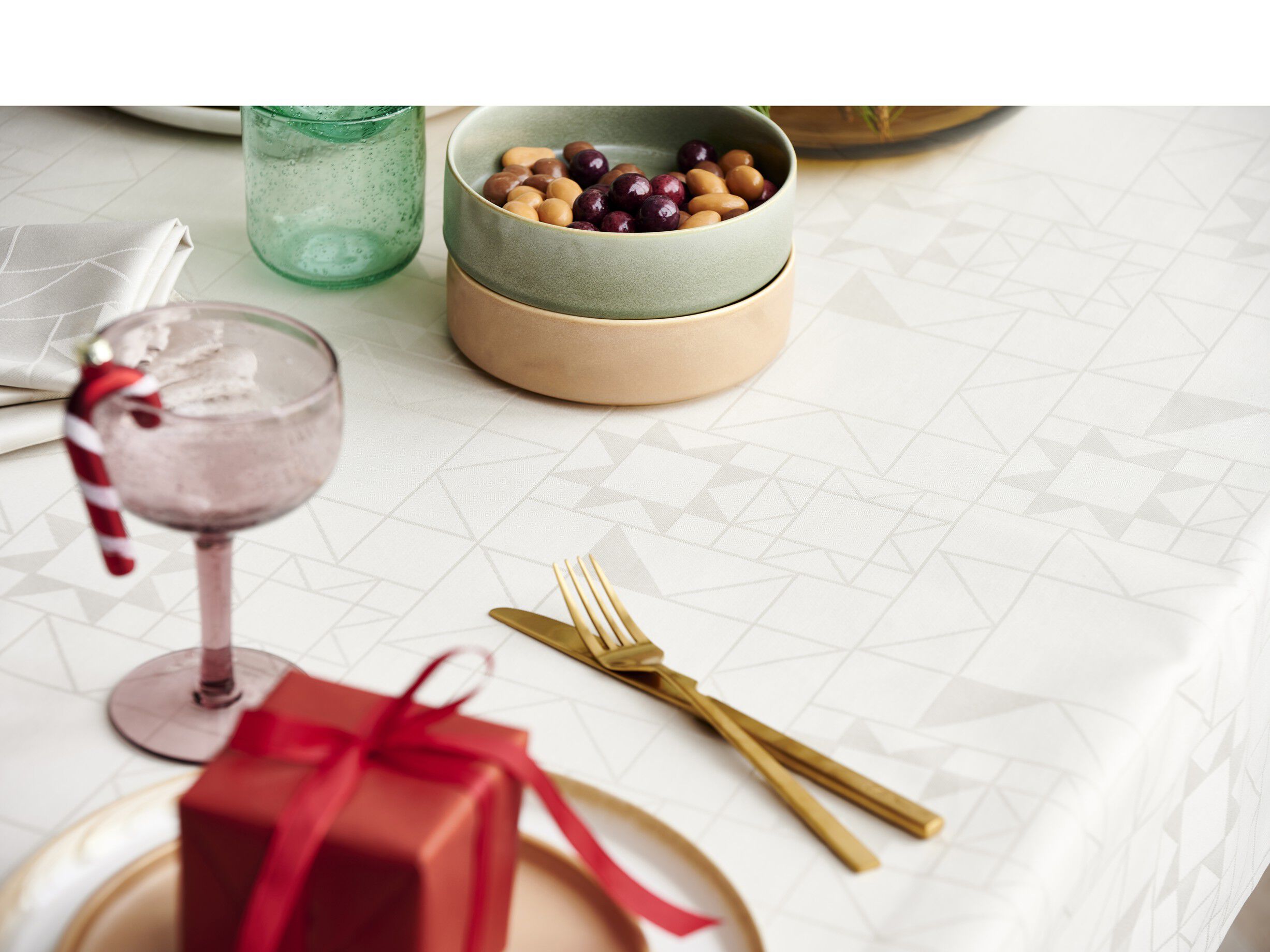 Duk 140x320 Star Damask Beige