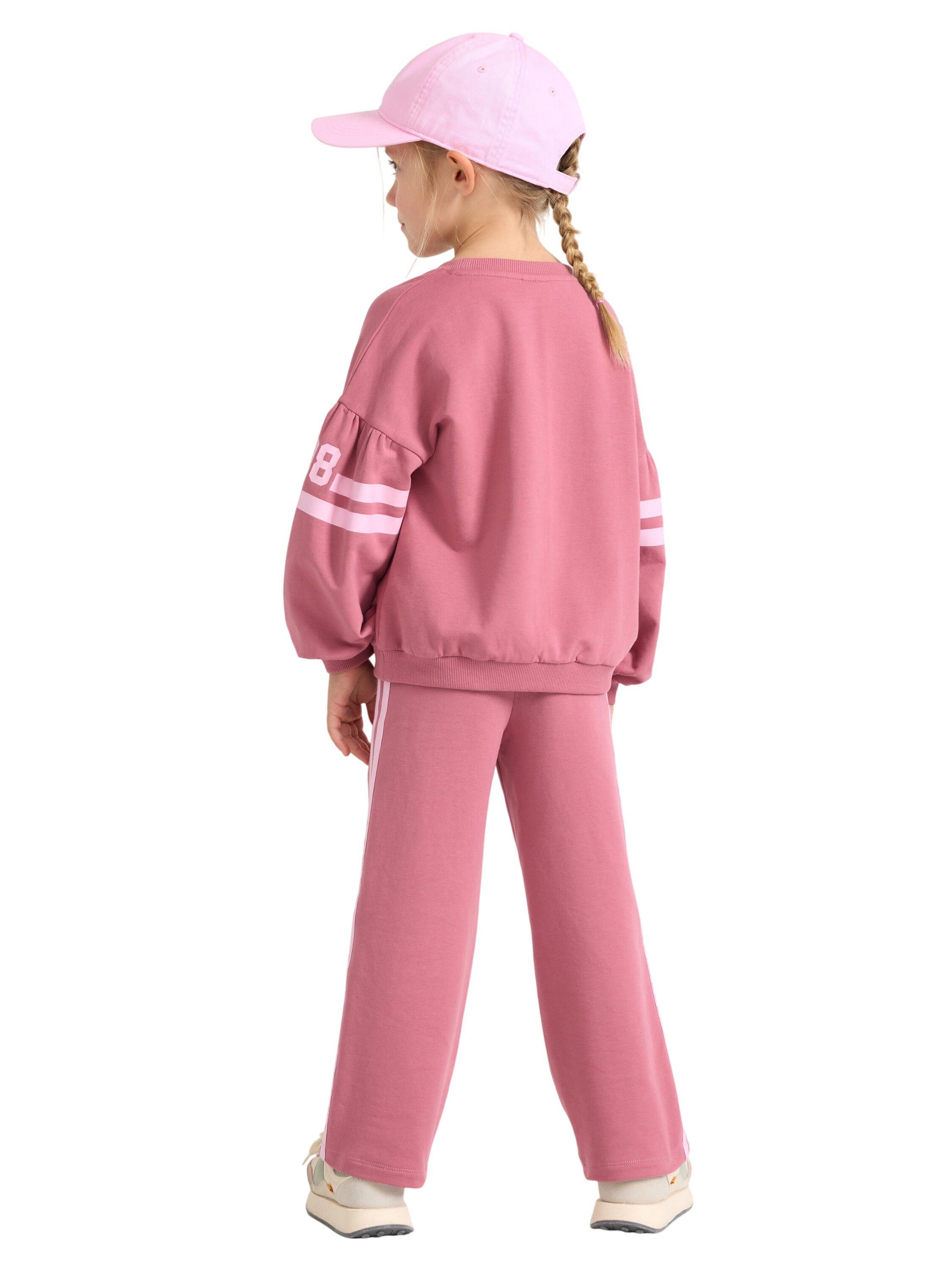 Cosy joggers with stripes along the