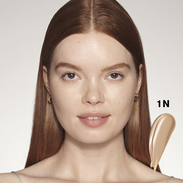 Futurist Brightening Skincare Concealer