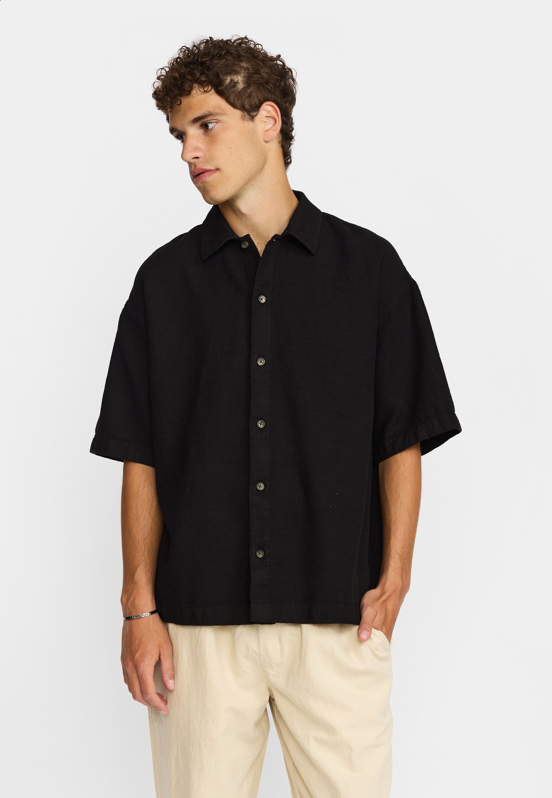 Short-sleeve shirts