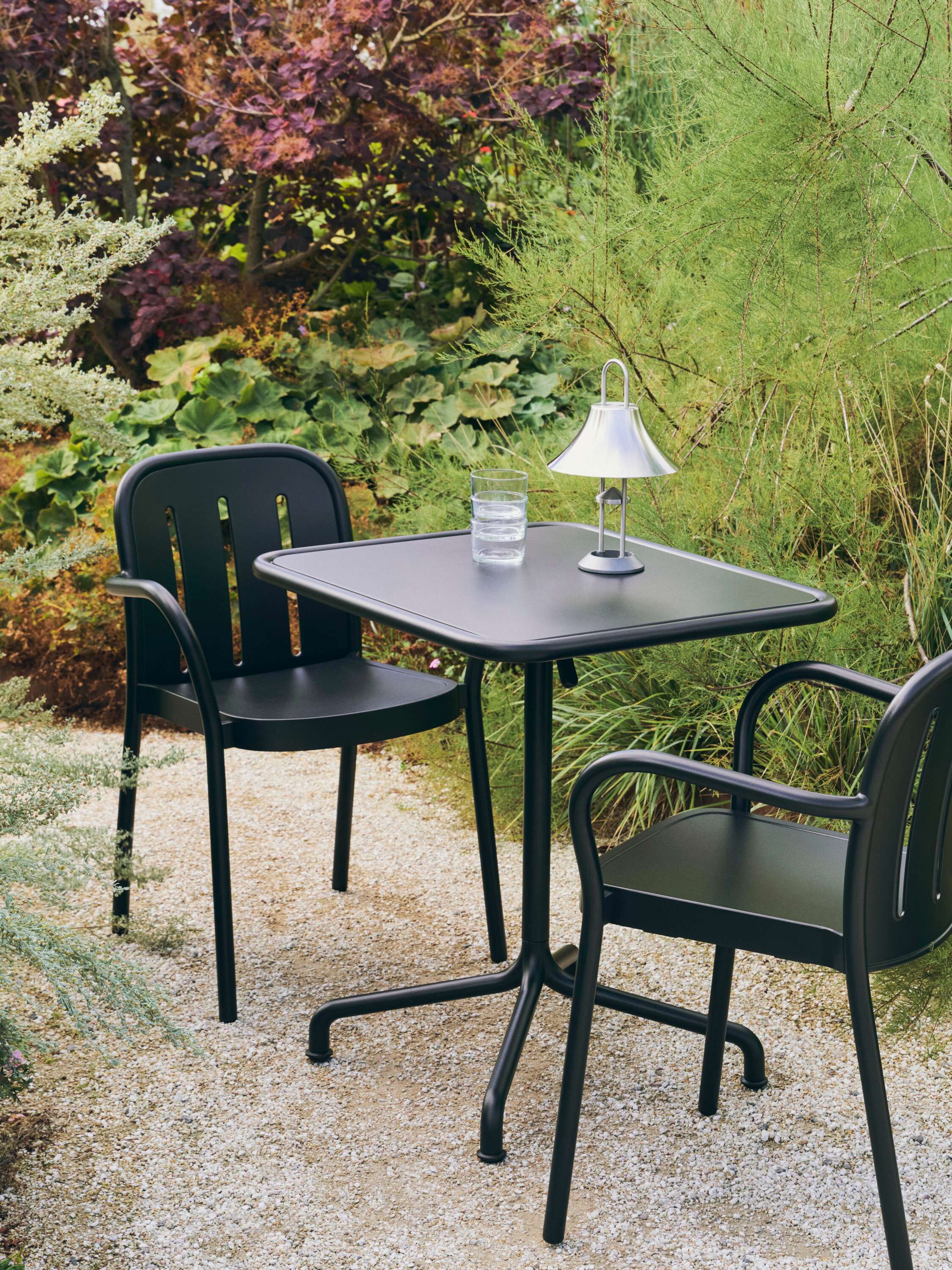 Deville Table Anthracite powder coa