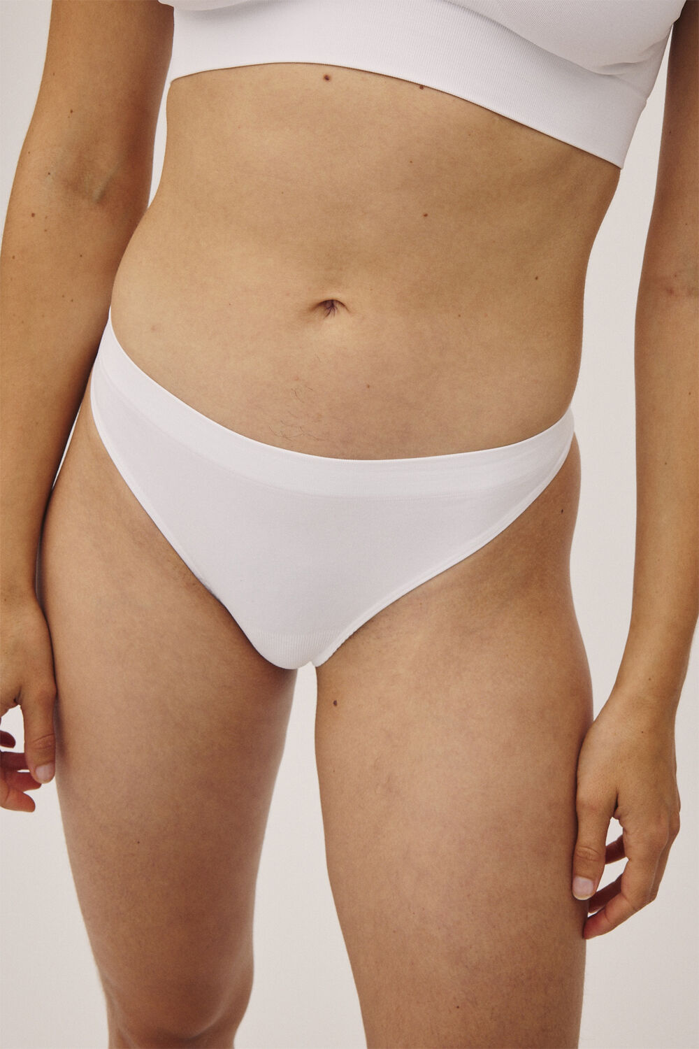 Mellanie 5 S Seamless String