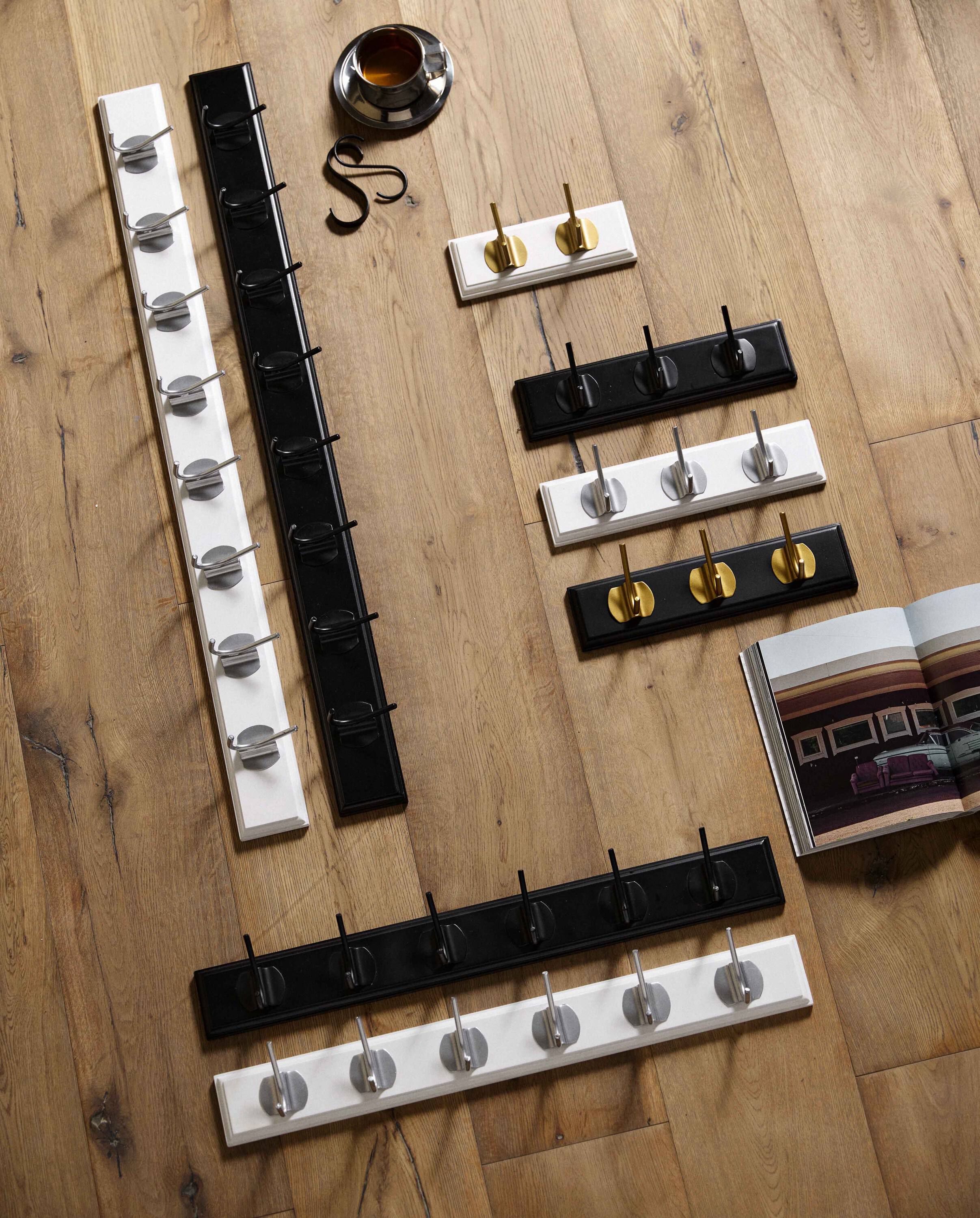 EDGY coat rack, 3 hooks - black w. black finish