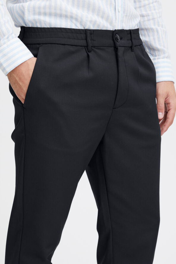CFMARC performance pants with pleat