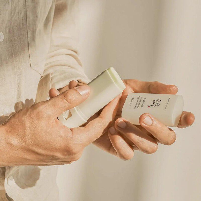 Matte Sun Stick : Mugwort + Camelia