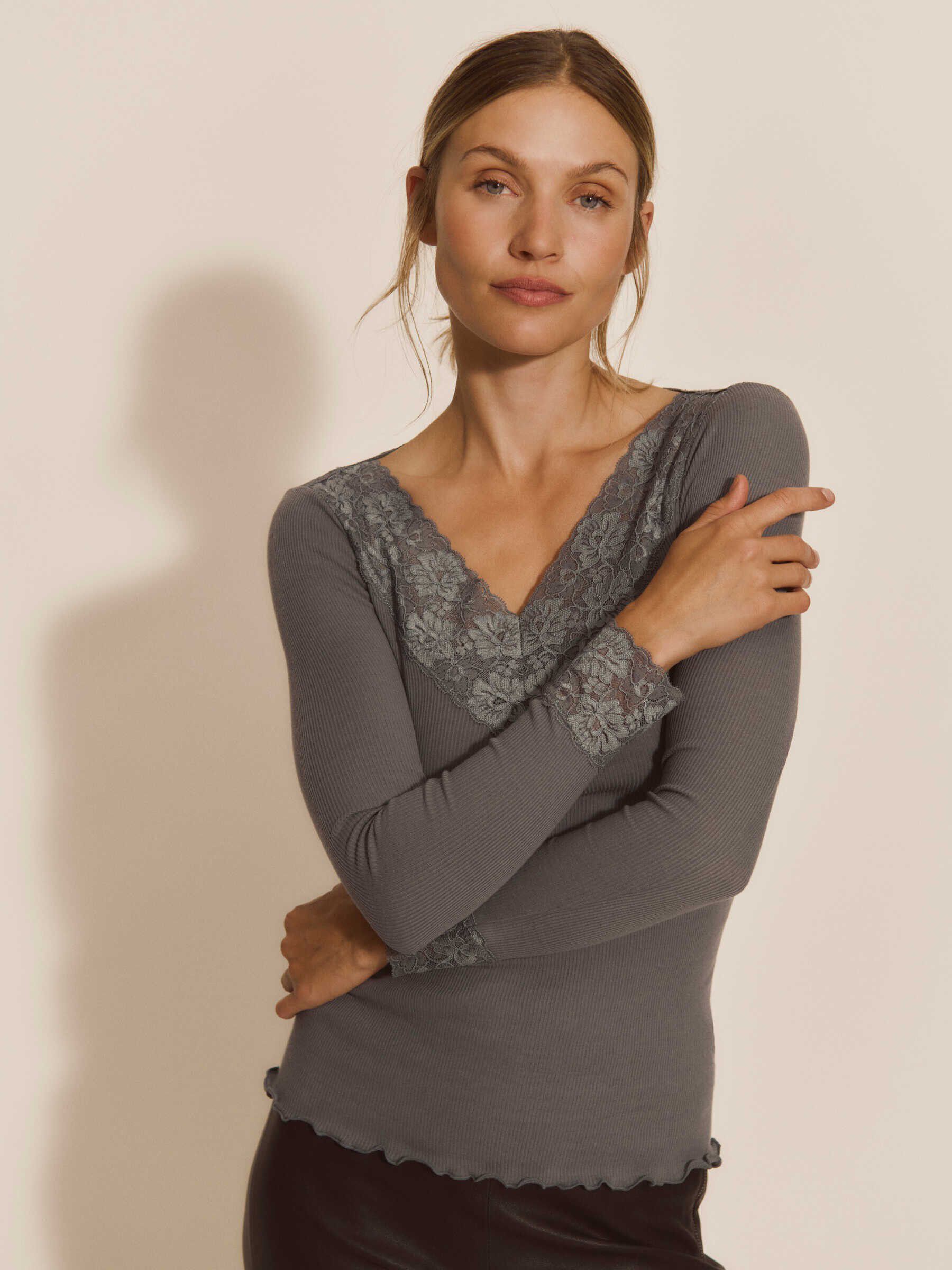 RWBernadine Organic LS V-neck Lace T-shirt