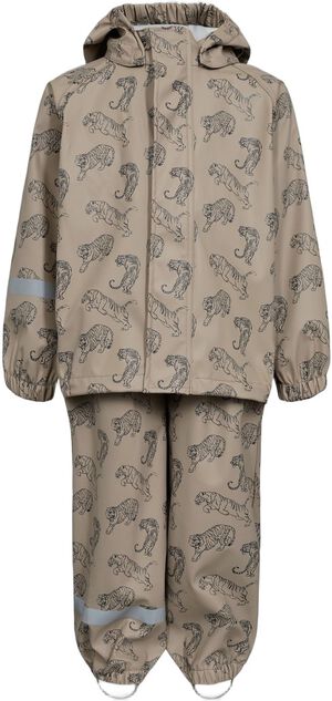 Rain suit
