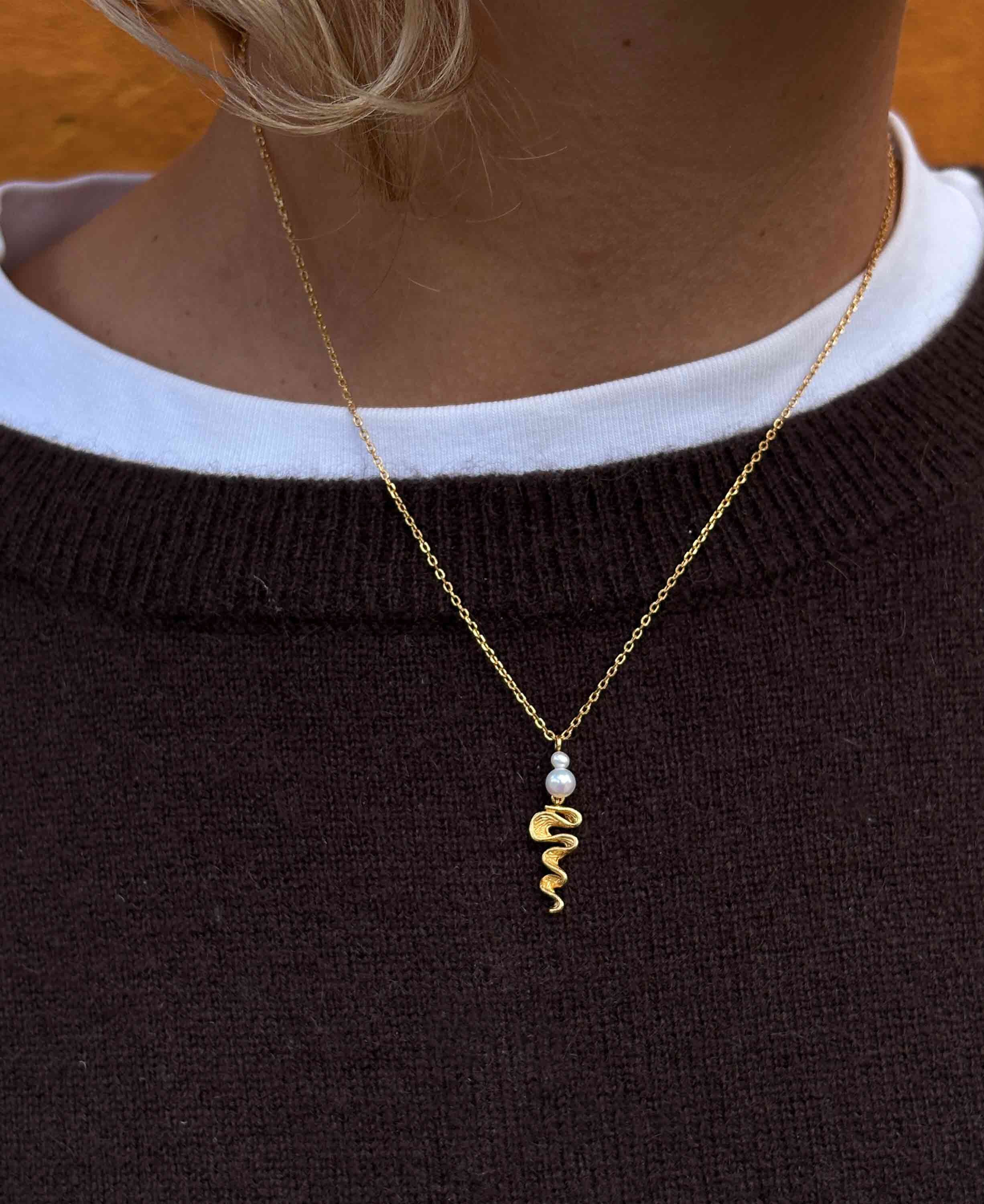 Hedda halsk&aelig;de