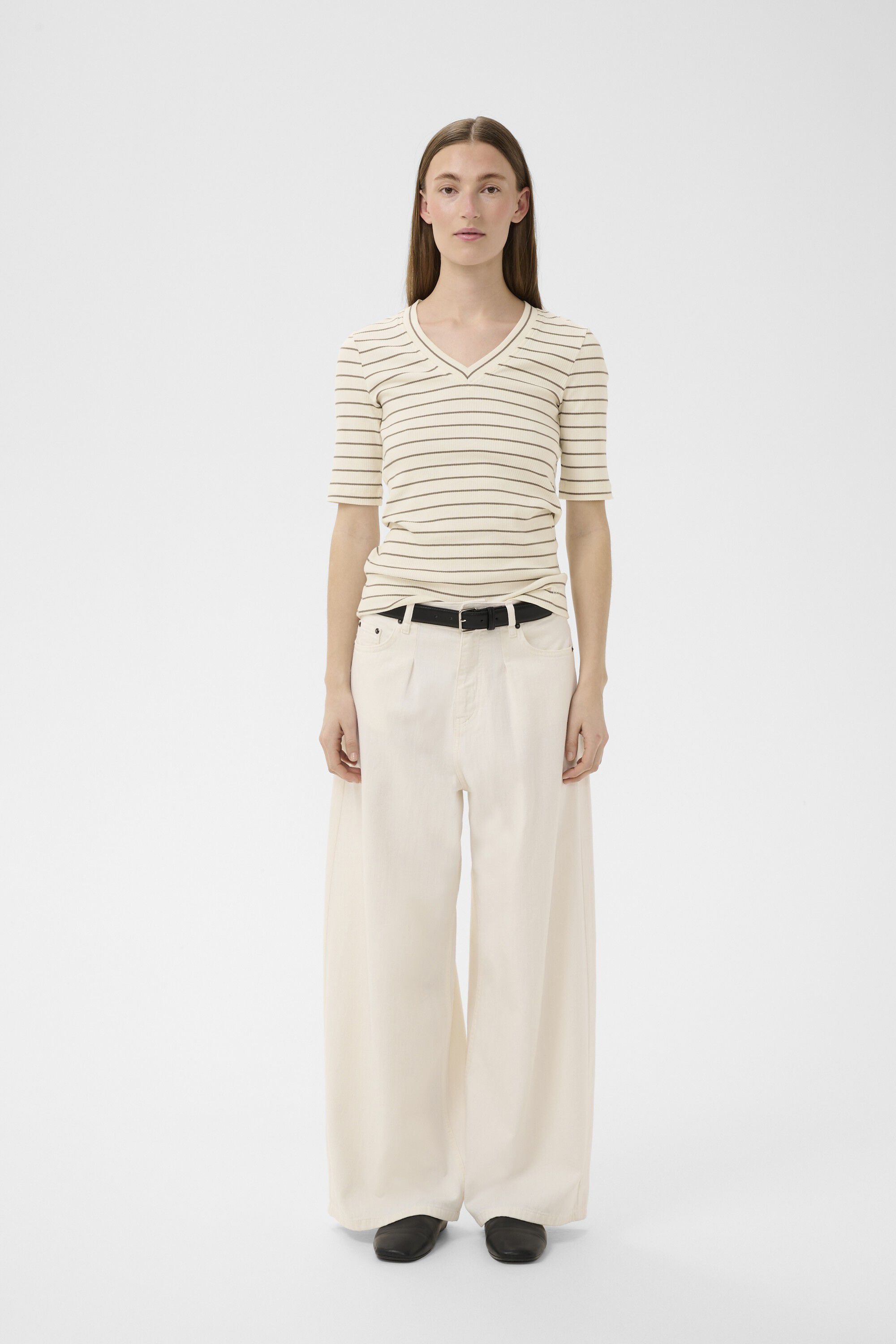 DagnaIW Striped V T-Shirt