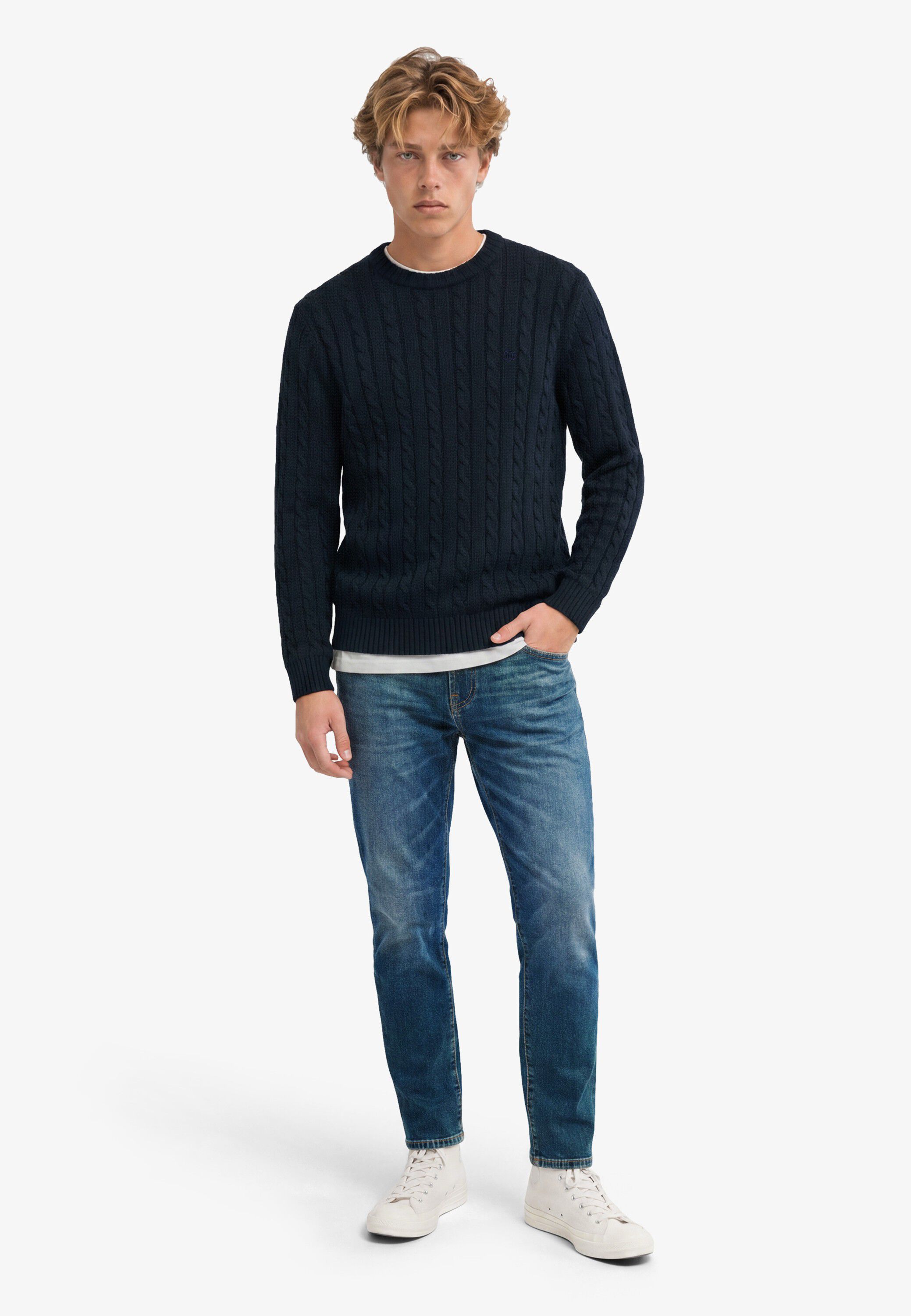 COTTON CABLE KNIT CREW