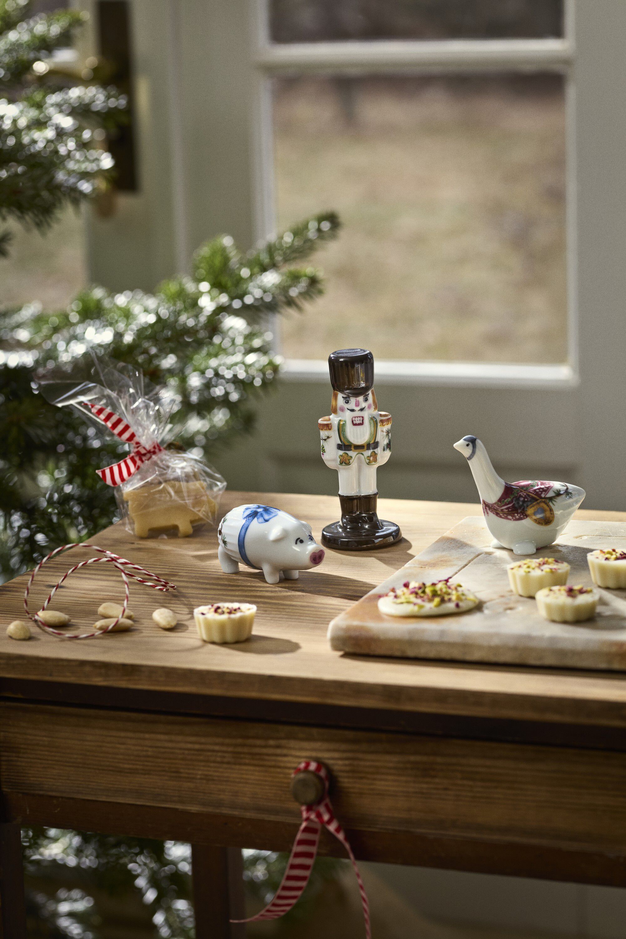 Hammersh&oslash;i Christmas G&aring;s H8 cm hvid m. deko