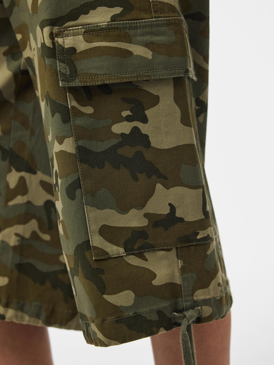 Pcmimmi Mw Cargo Jorts Dnm