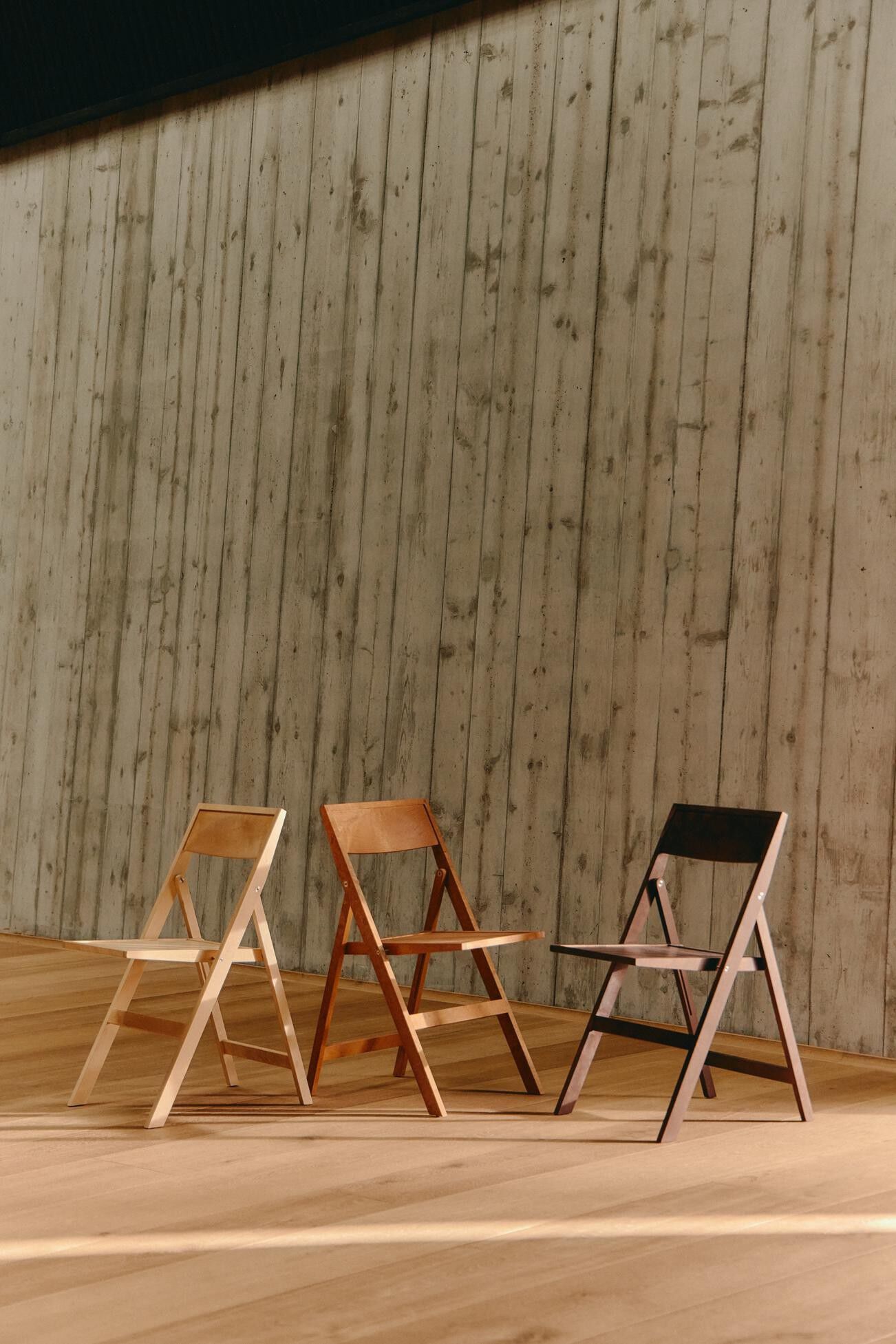 Folding Flat Chair | Warm Brown Birch