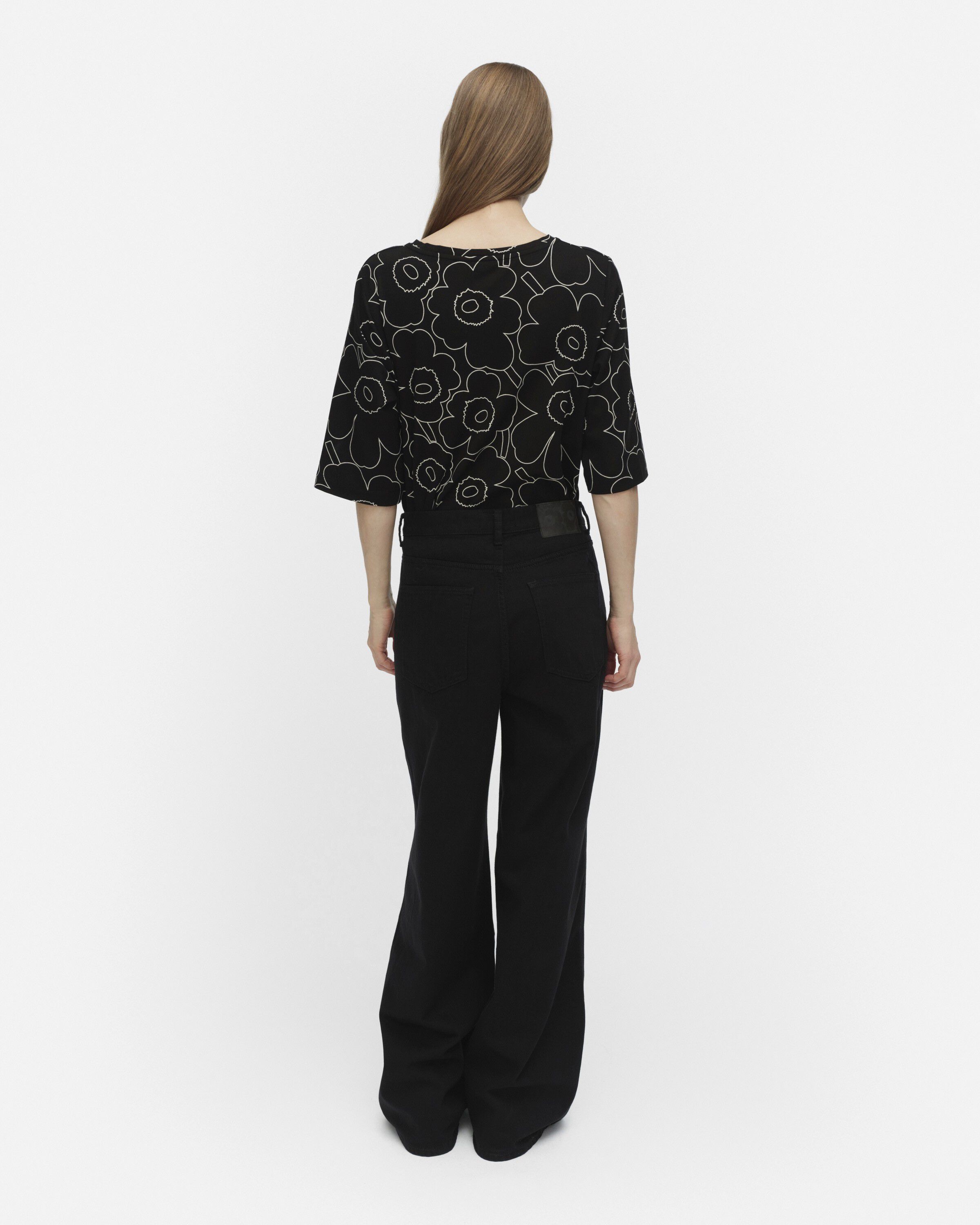 KOLLAASI PIIRTO UNIKKO