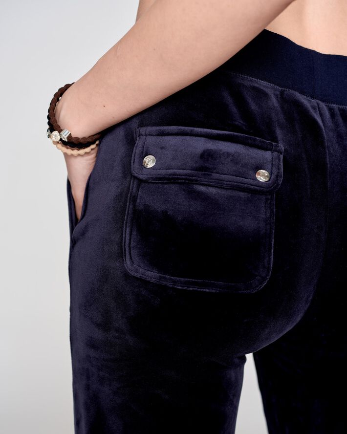Del Ray Classic Velour Pant Pocket Design