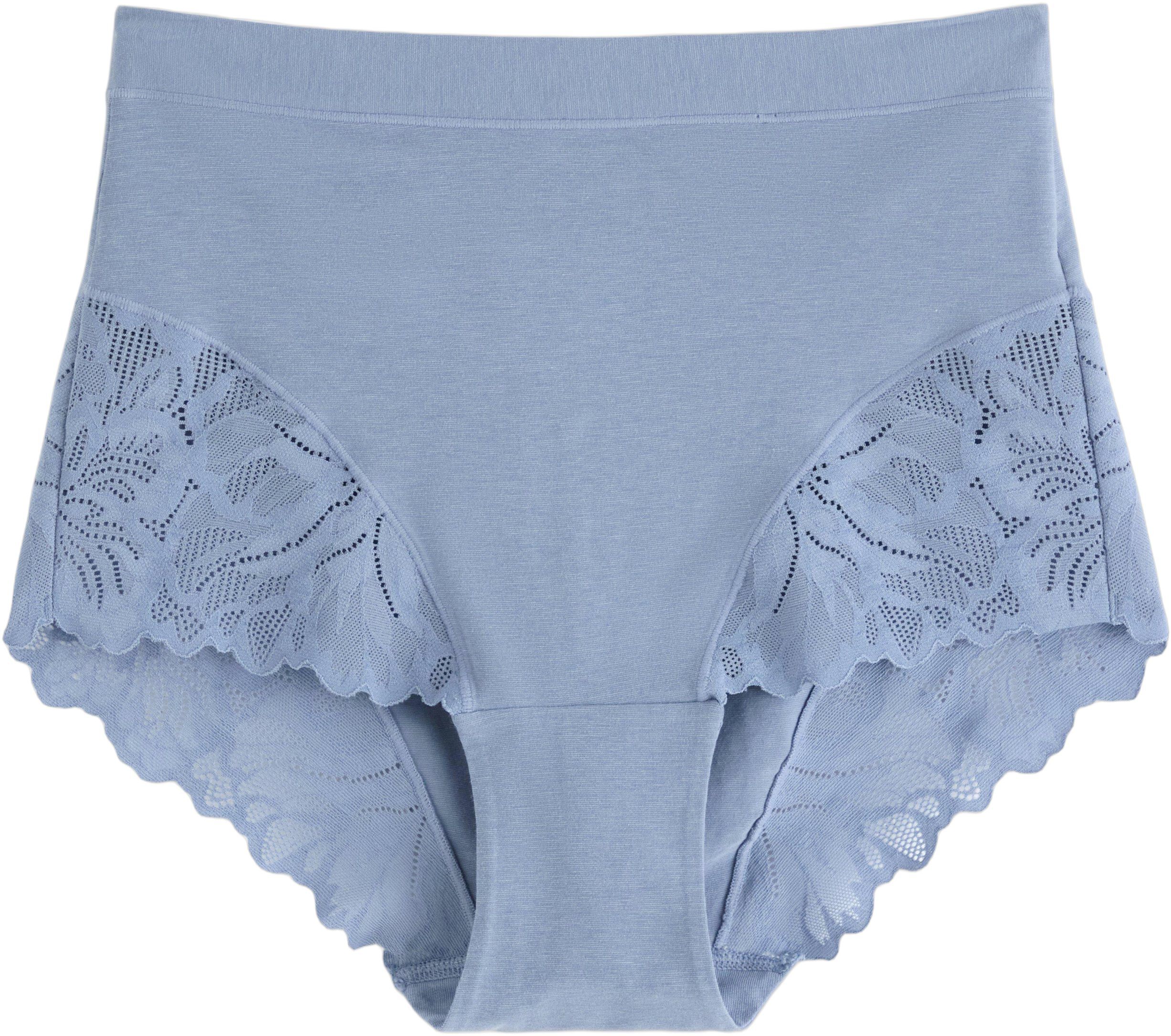 Comfy briefs with cotton feel and s