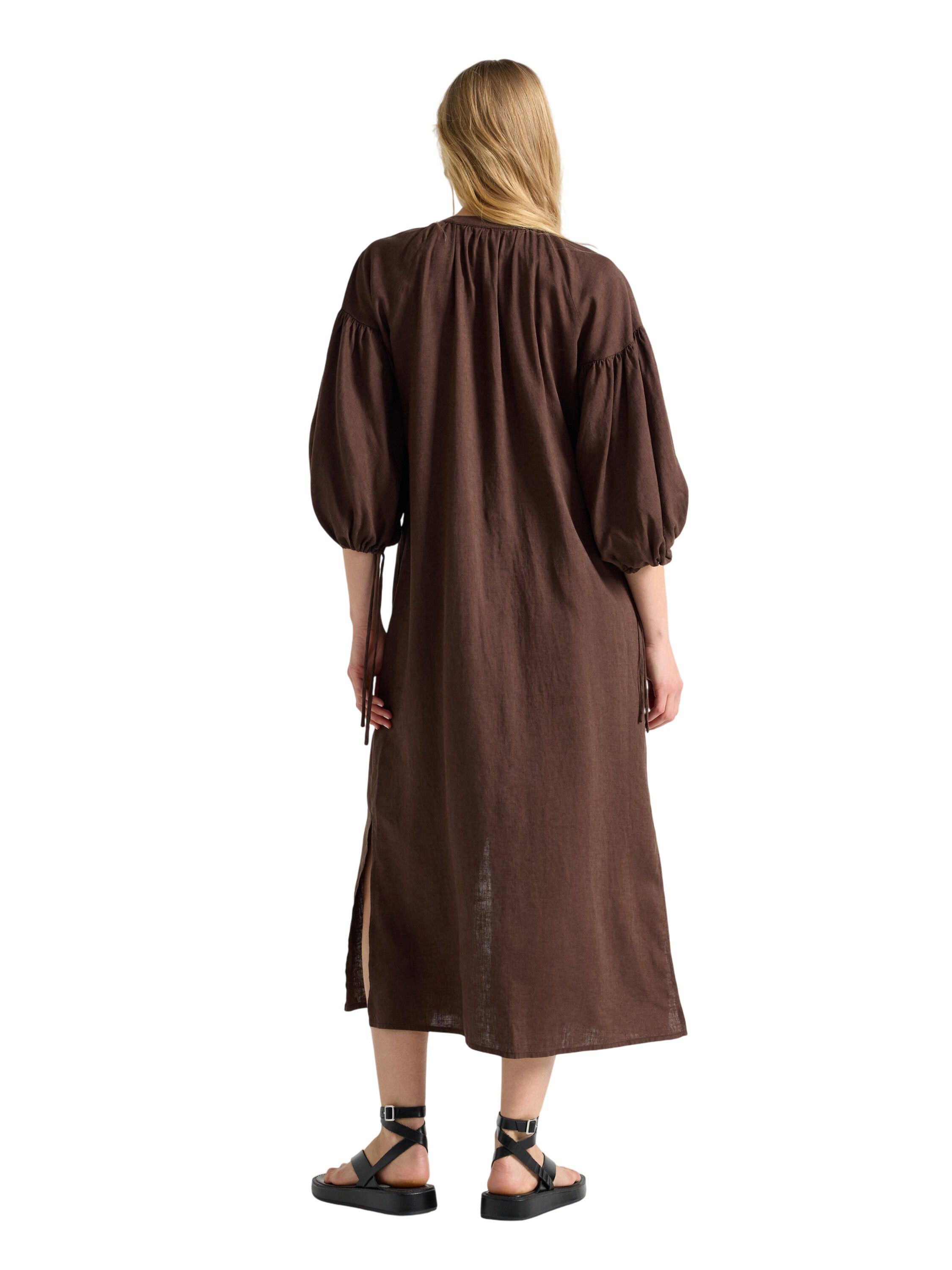 Midi dress with short puff sleeves