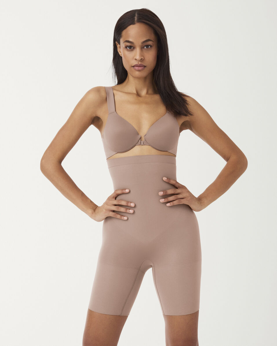 EVERYDAY SHAPING HW SHORT