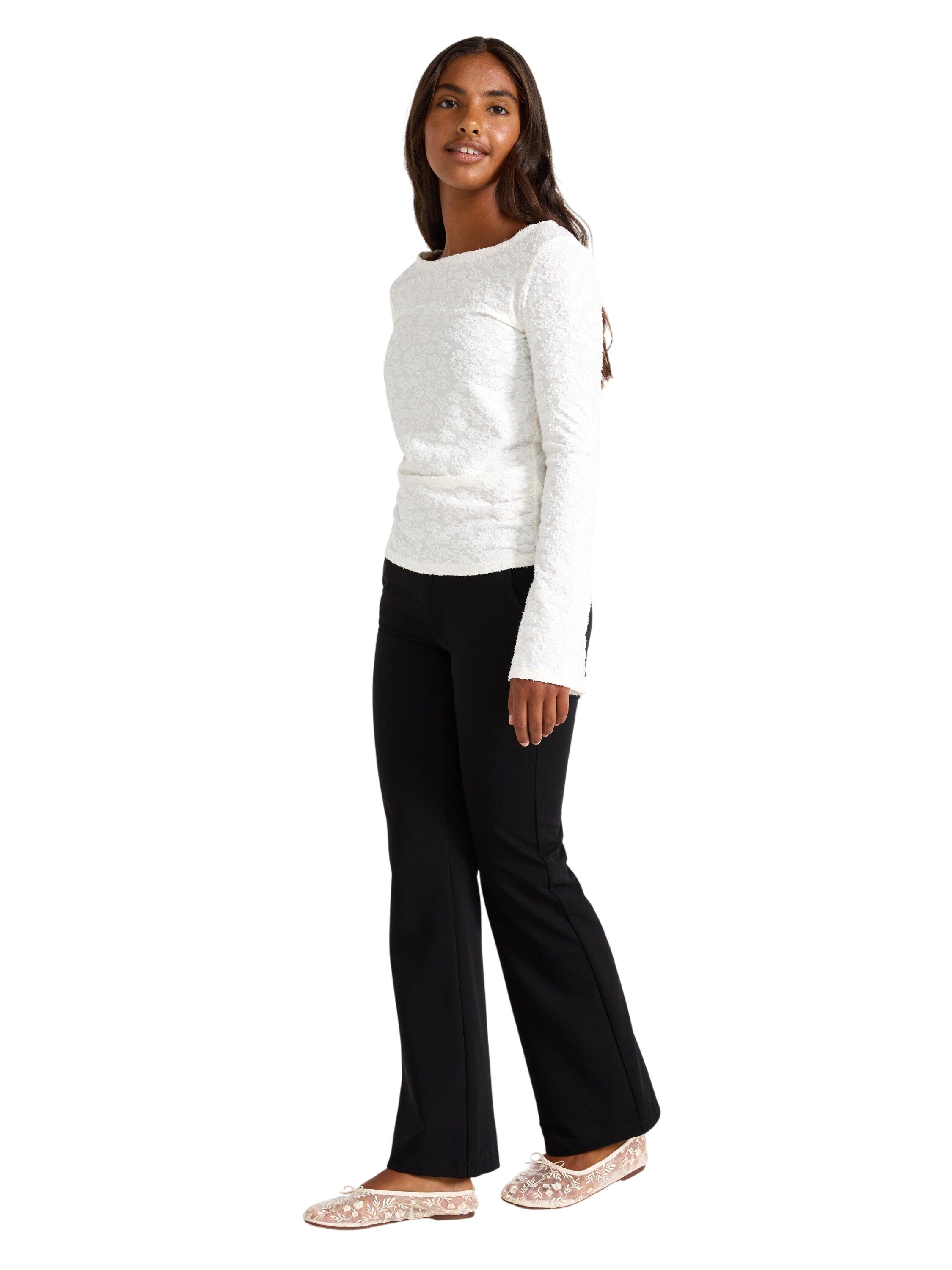 Soft, woven trousers with a regular