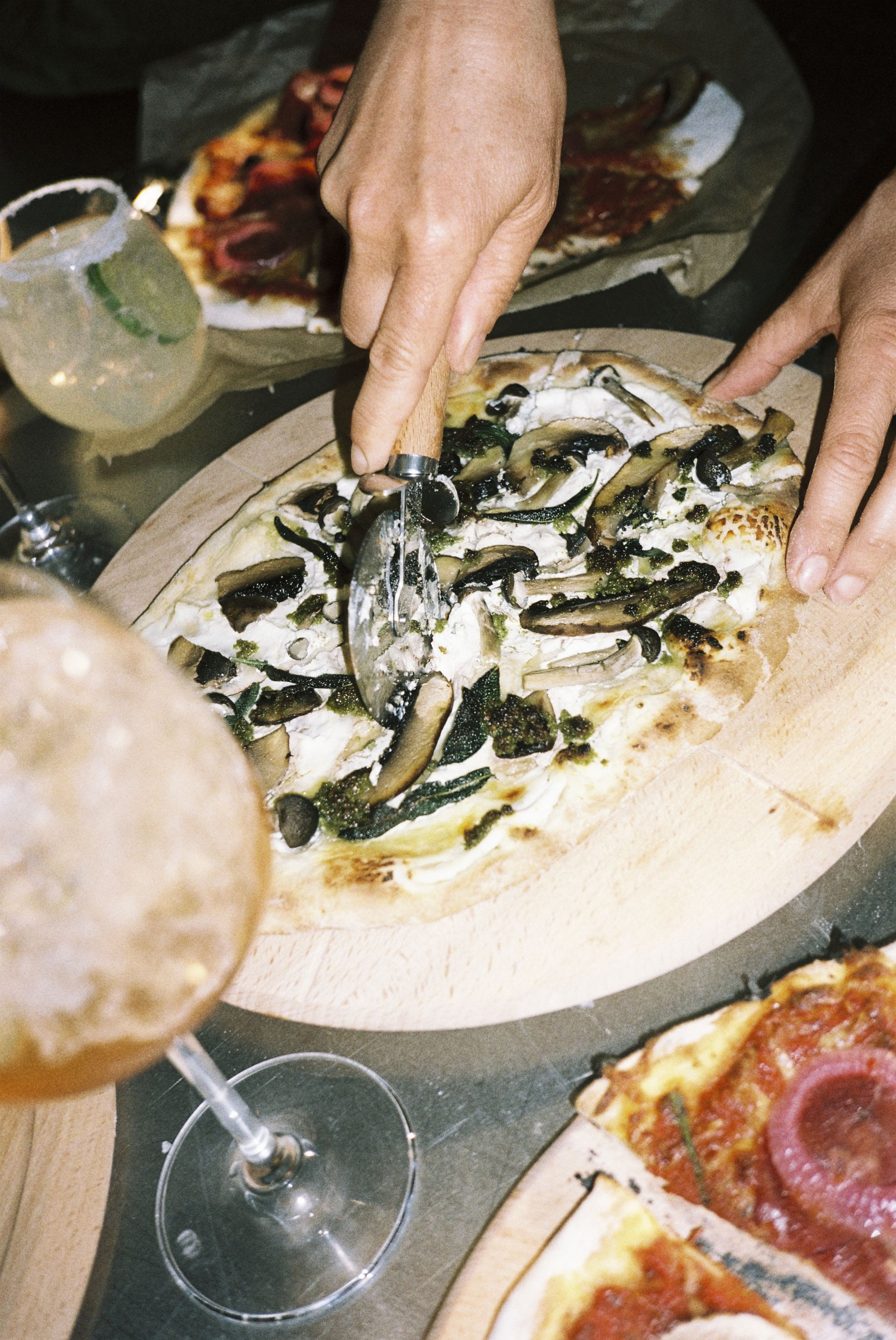 GC Pizza board &Oslash;35 og sk&aelig;rer b&oslash;g