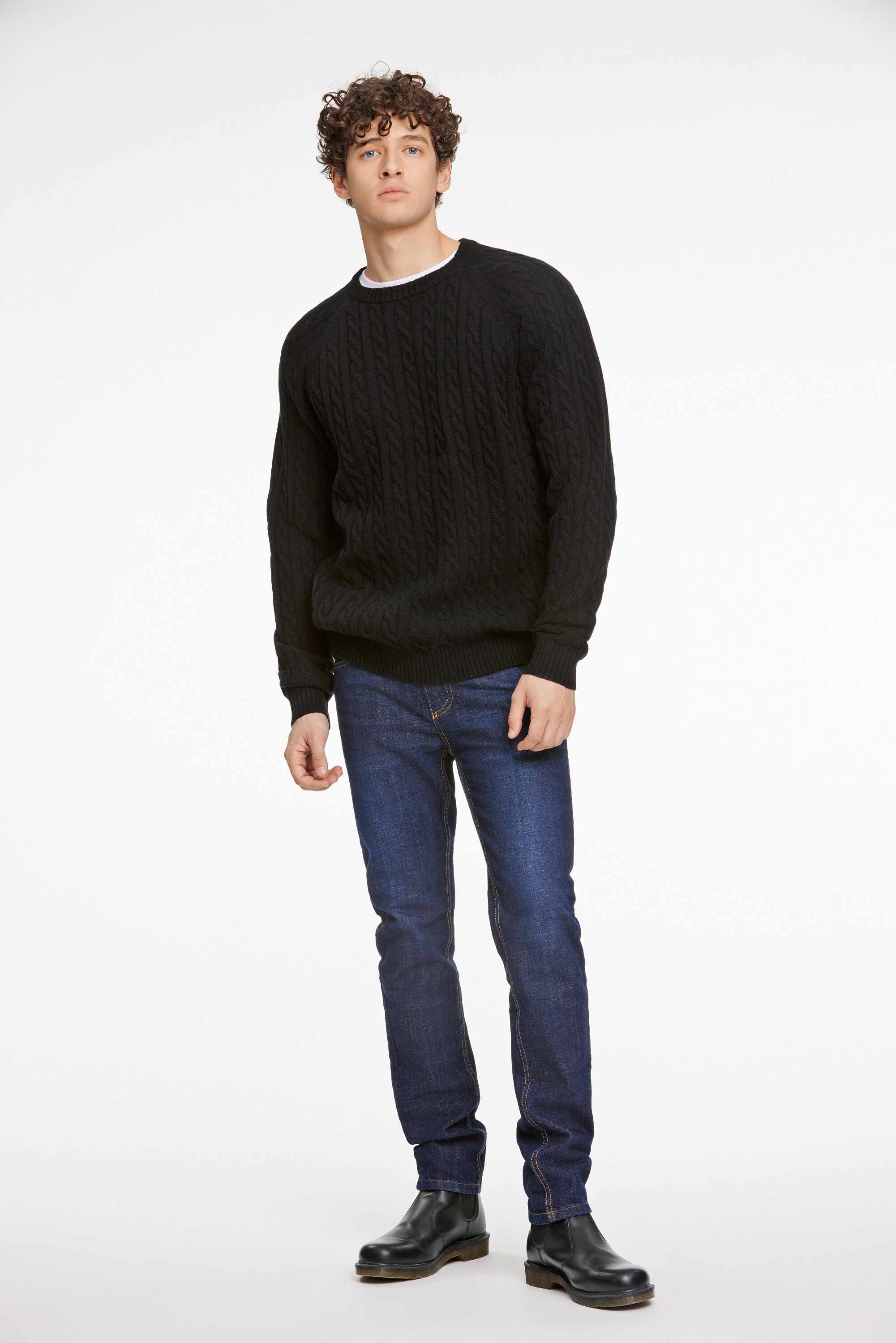 Lambswool raglan cable o-neck