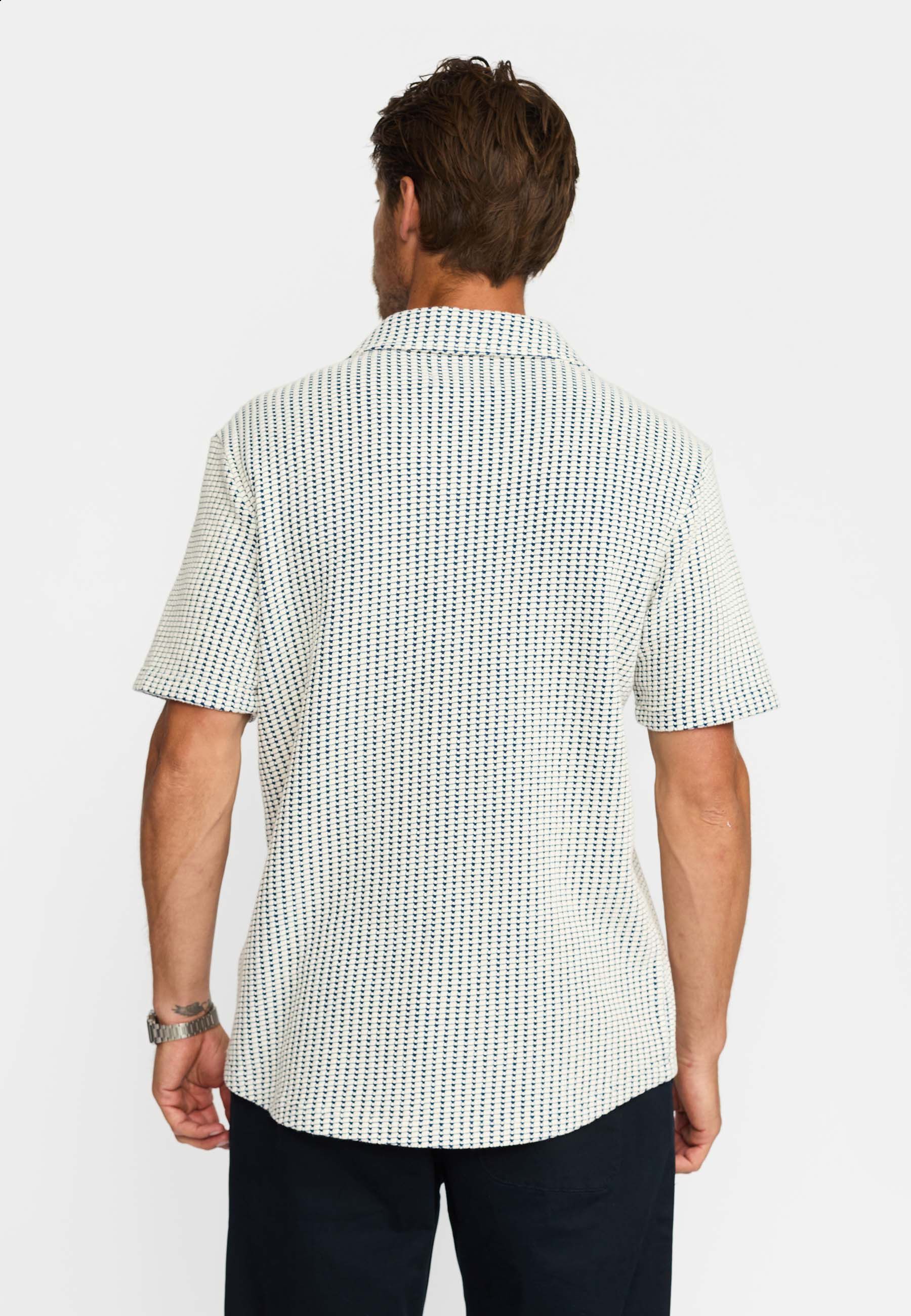 Short-sleeve shirts