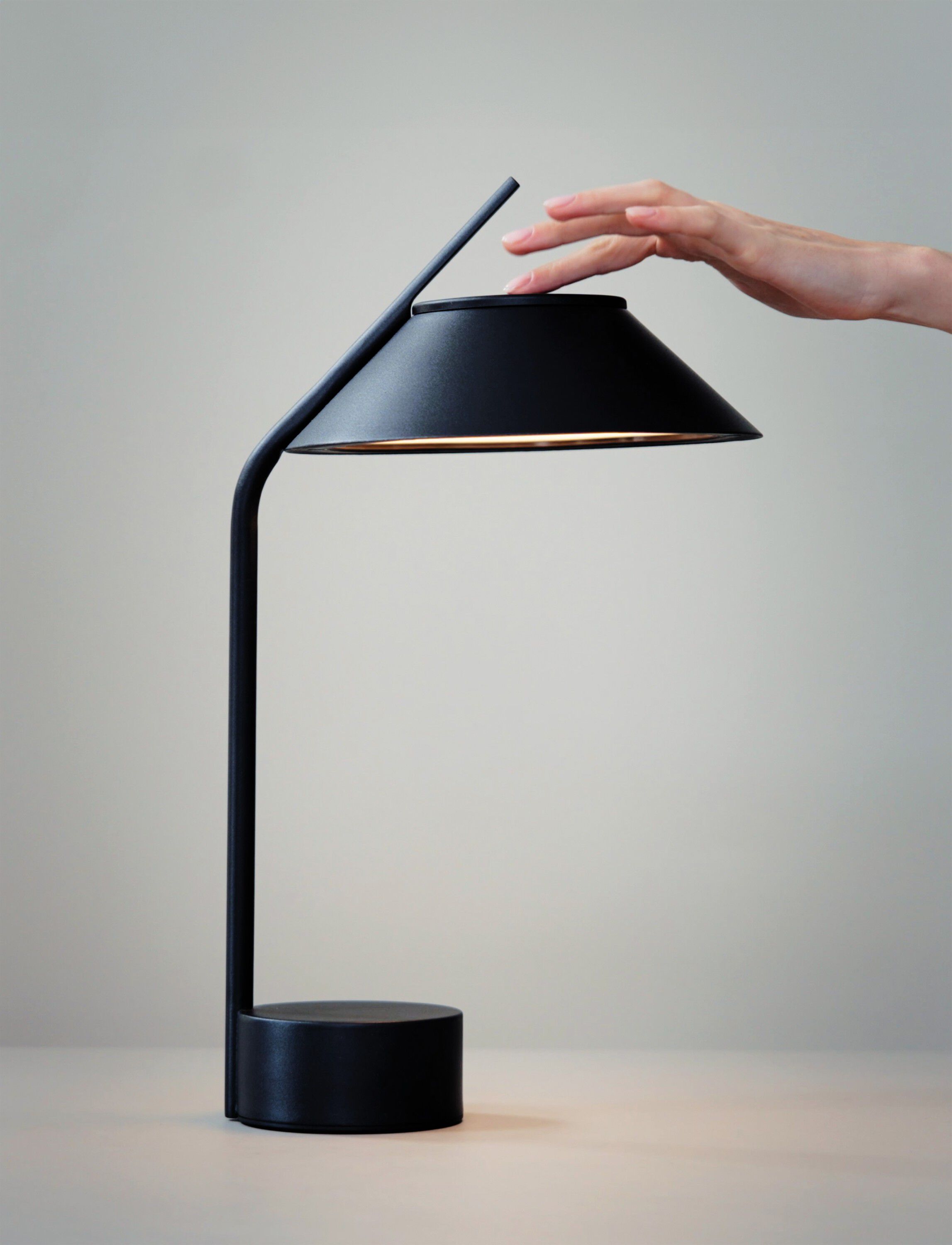 Vinkel LED lampe, portabel black