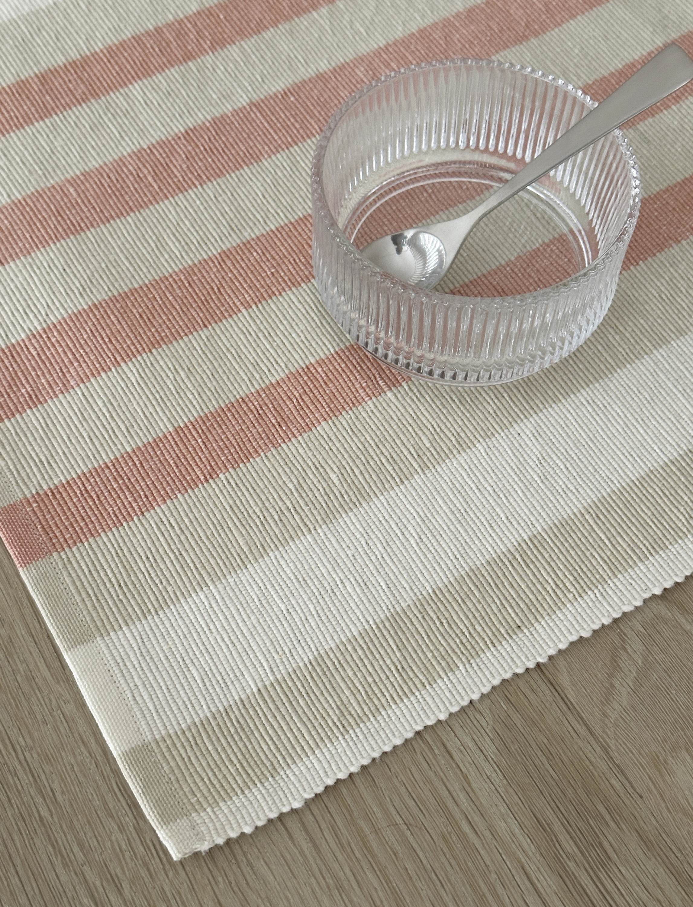 Vibeke Klint bordbrikke Bred linje 33x48 cm red
