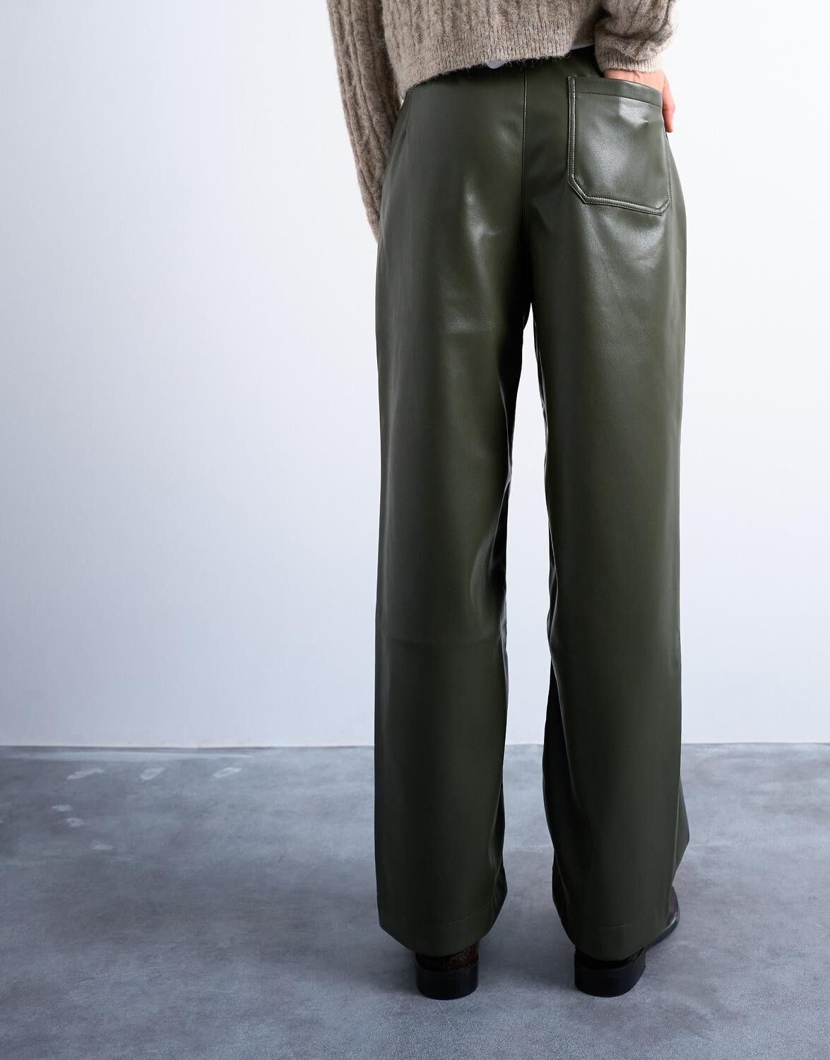 TSLAURA PLEATED STRIGHT LEG TROUSER