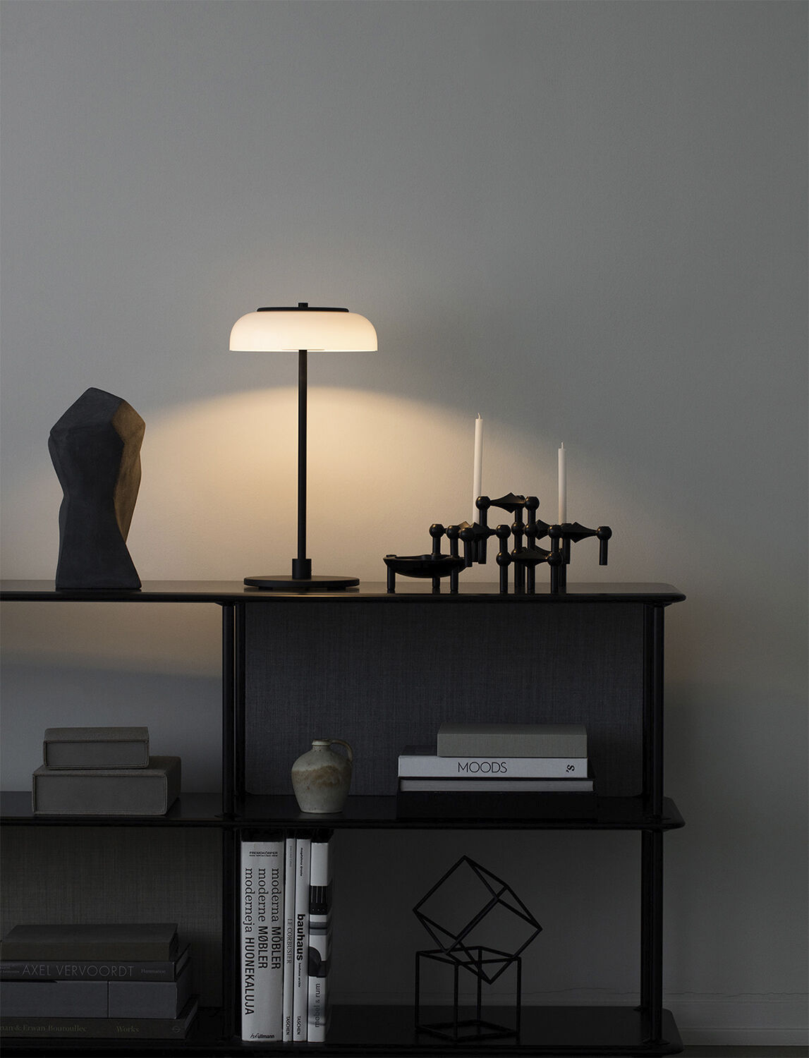 Blossi Table, black / opal