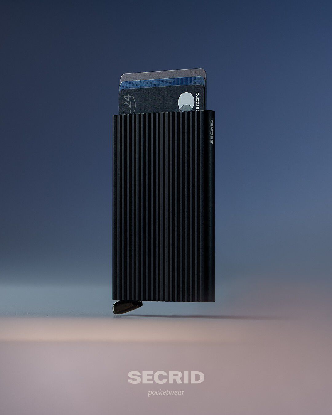 Cardprotector Fluted Black+