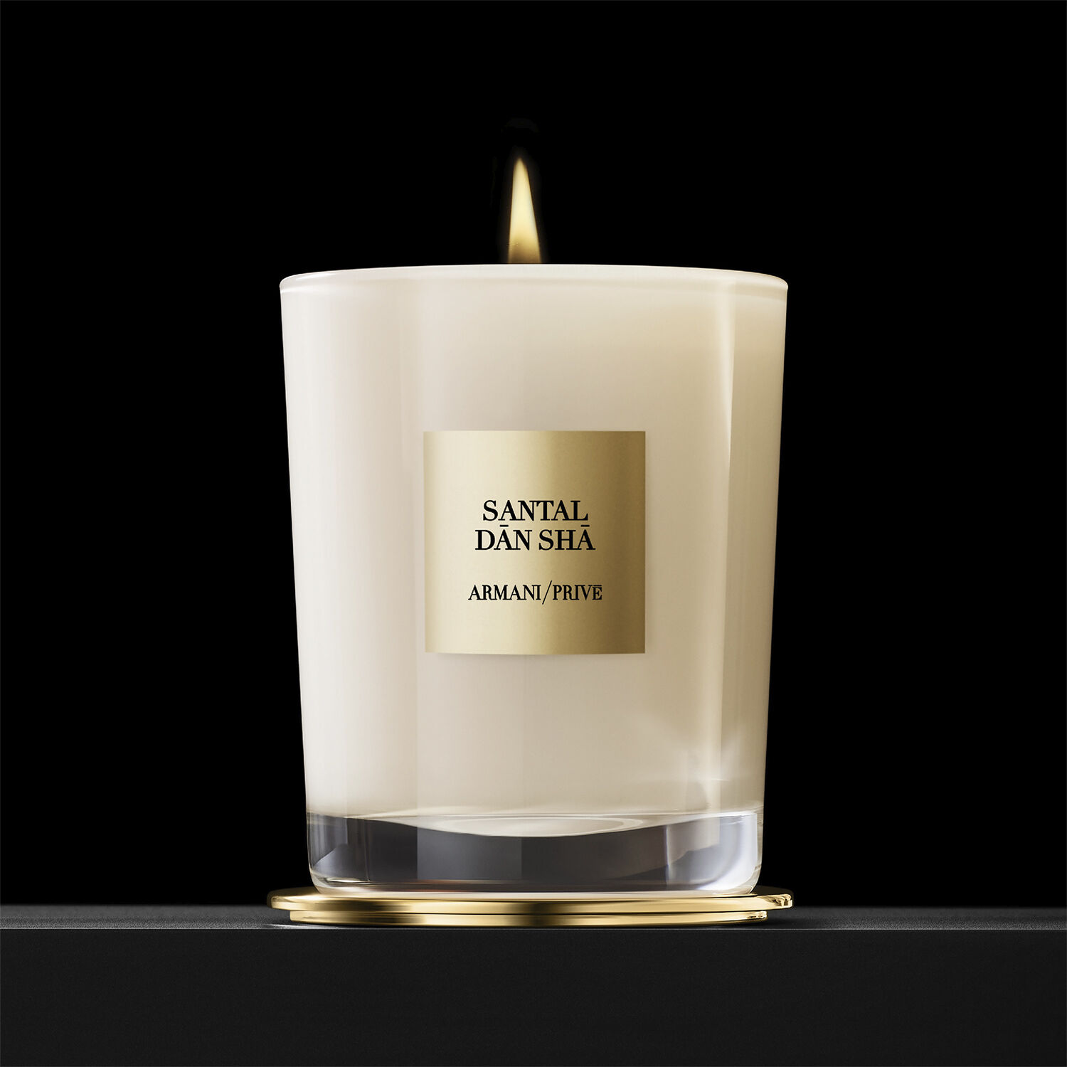 Armani/Priv&eacute; Santal D?n Sh? Scented Candle