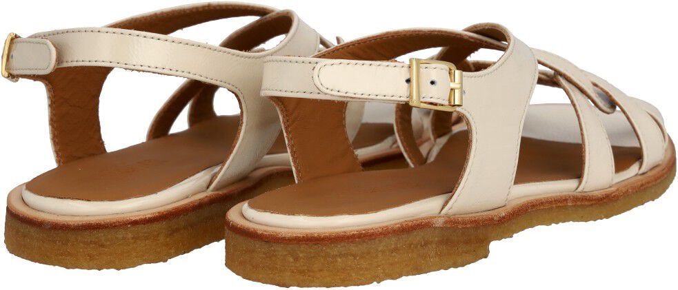 Sandal med remdetaljer