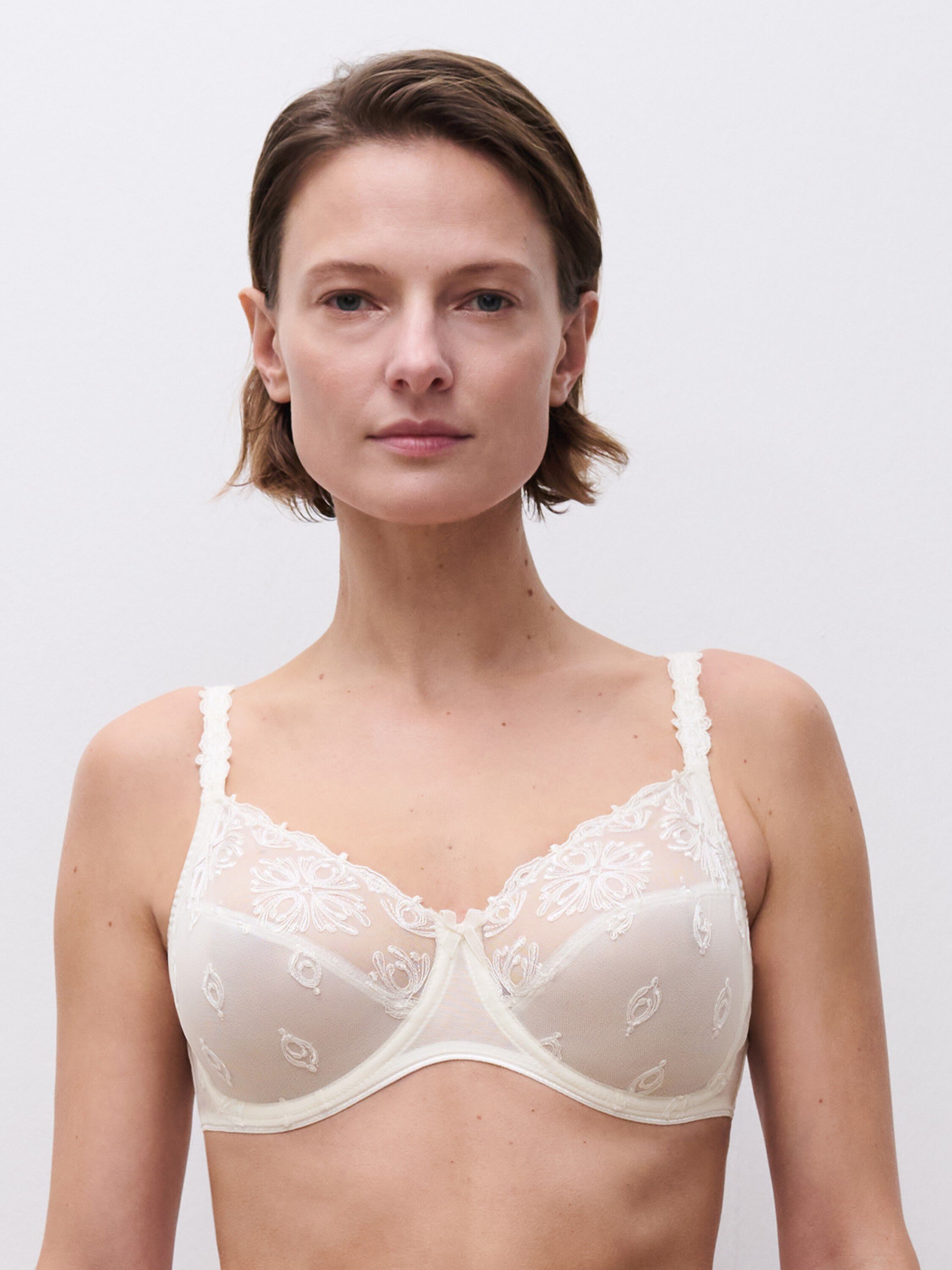 Champs Elysees Very covering underwired bra
