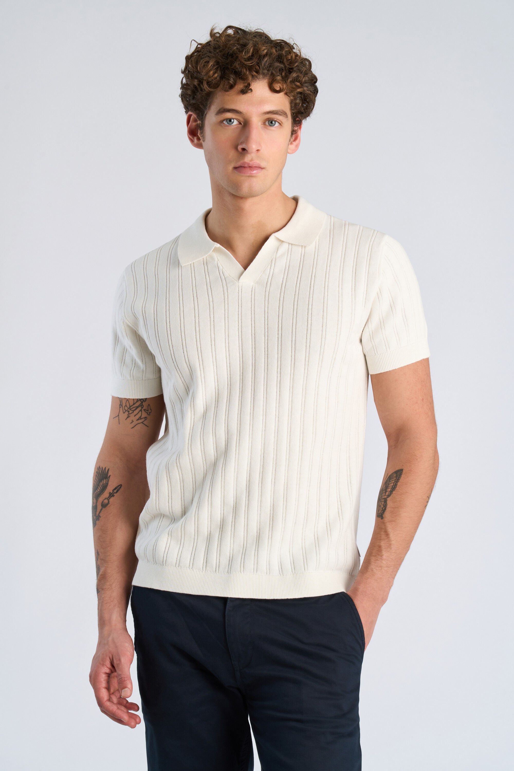 Knitted S/S v-neck polo
