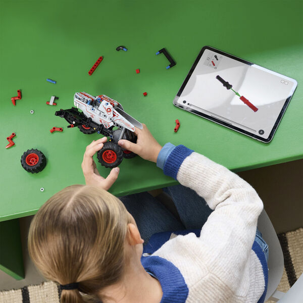 Monster Jam ThunderROARus pull-back