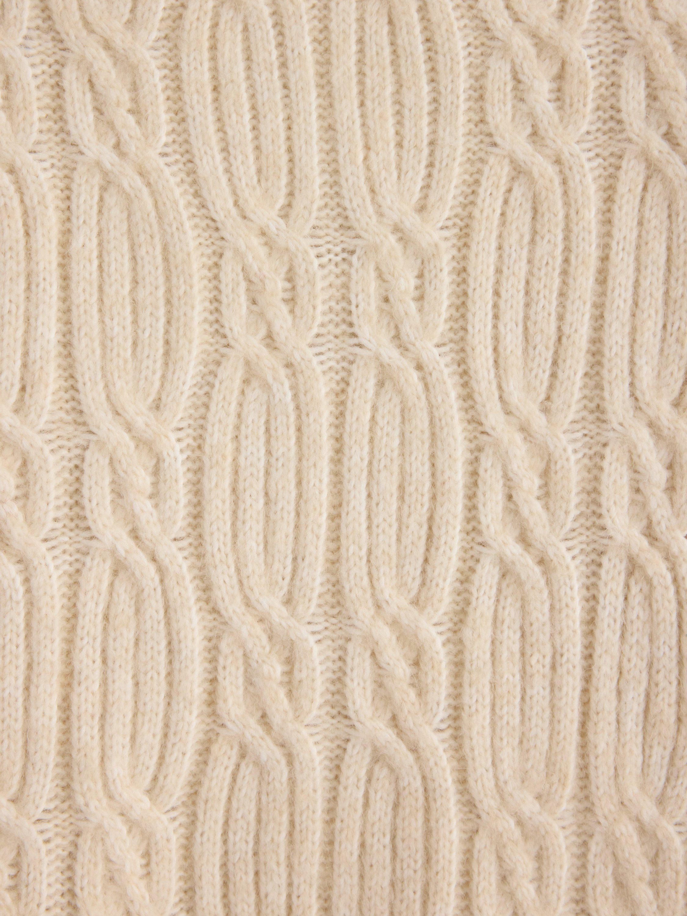 M&ouml;nsterstickad tr&ouml;ja med vida &auml;r