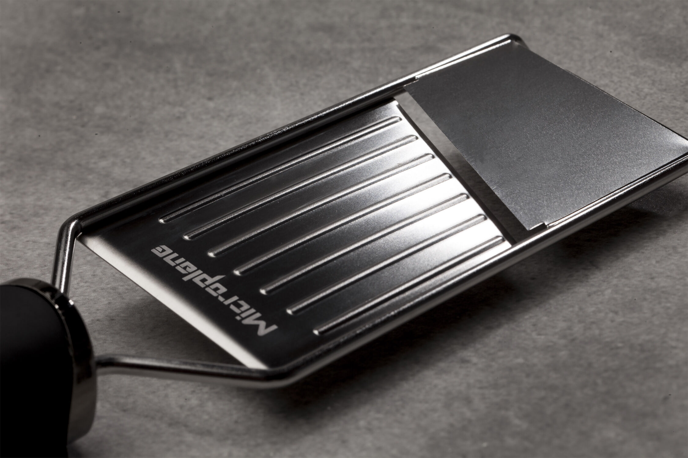 Microplane Gourmet slicer m. 2 mm fast sk&aelig;r