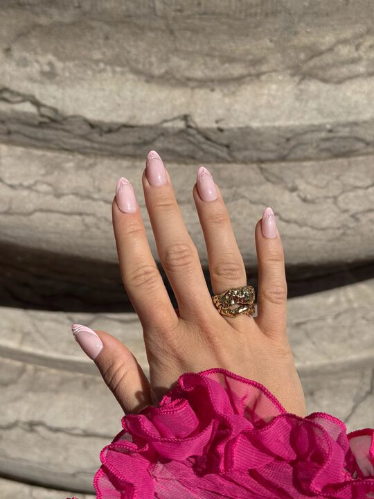 Pink Wave, Medium Almond
