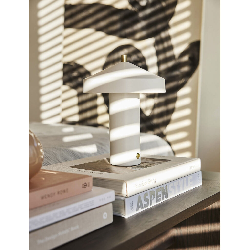 Hatto Portable Table Lamp
