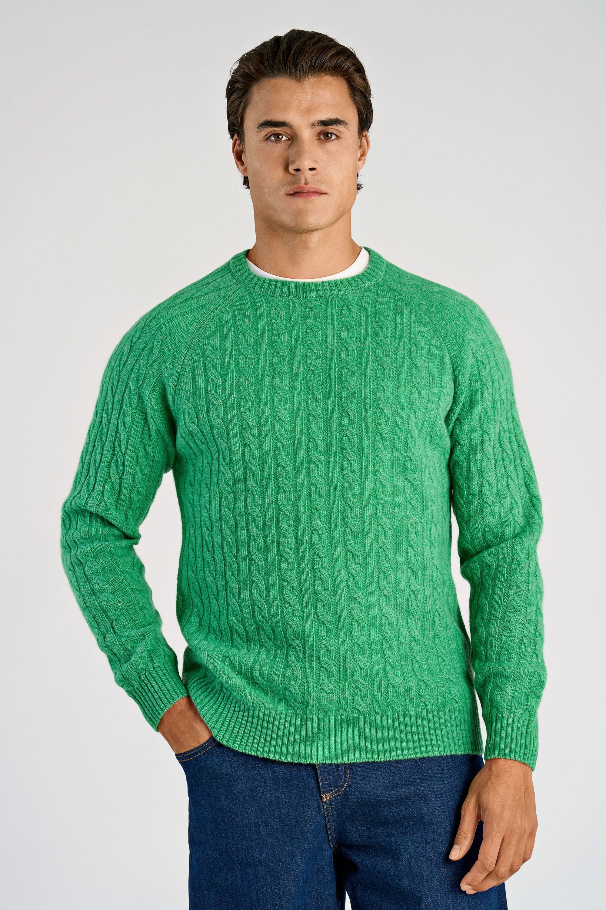 Lambswool raglan cable o-neck