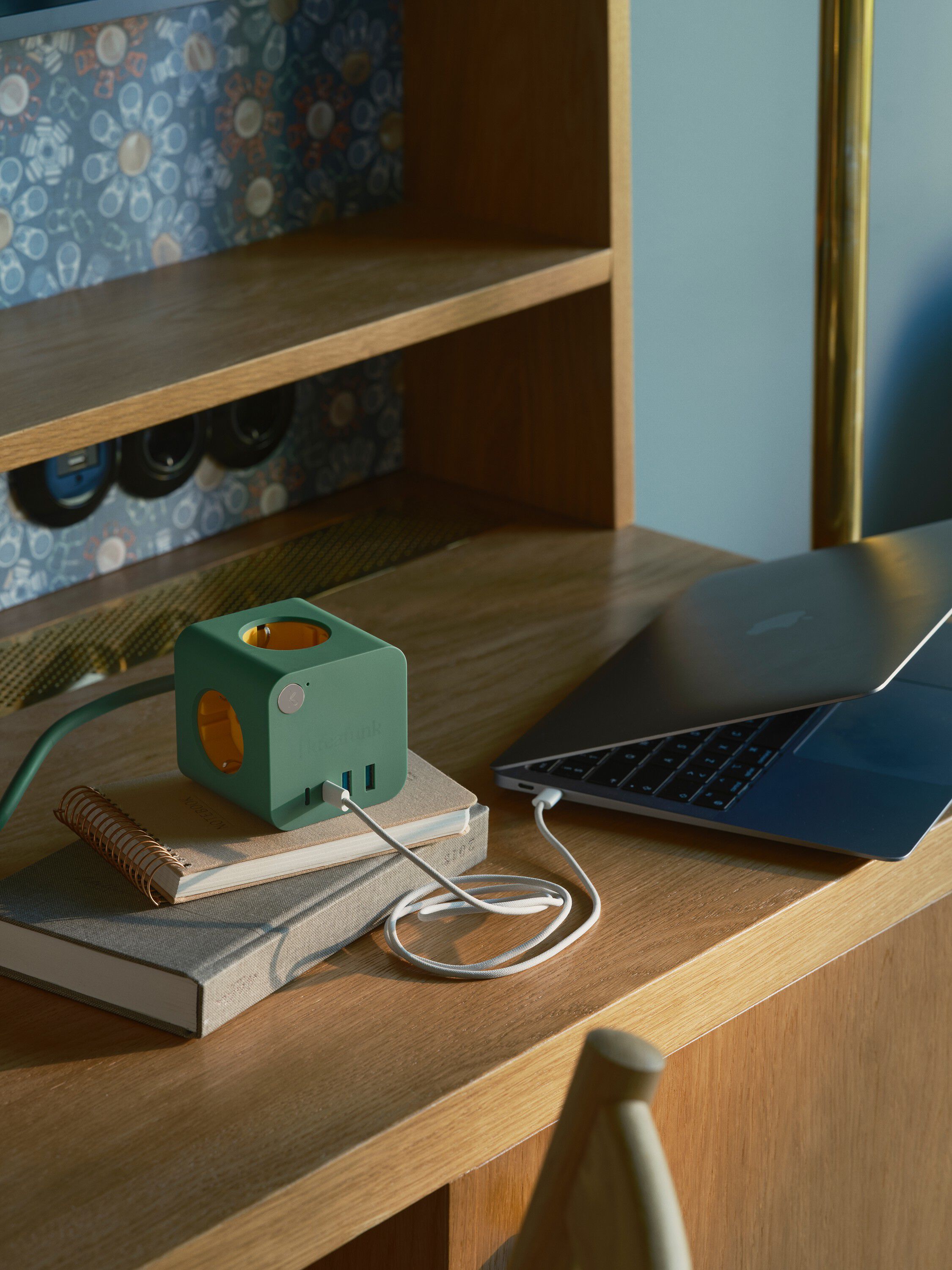 Ampie wired Kraftverk med flere stikkontakter