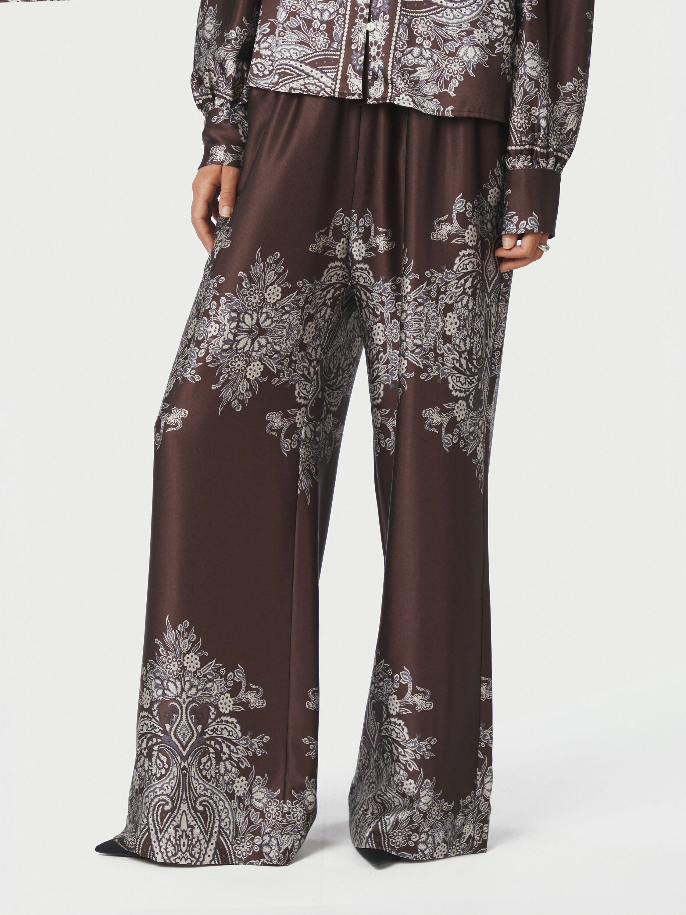 Lunet Paisley Border Pants