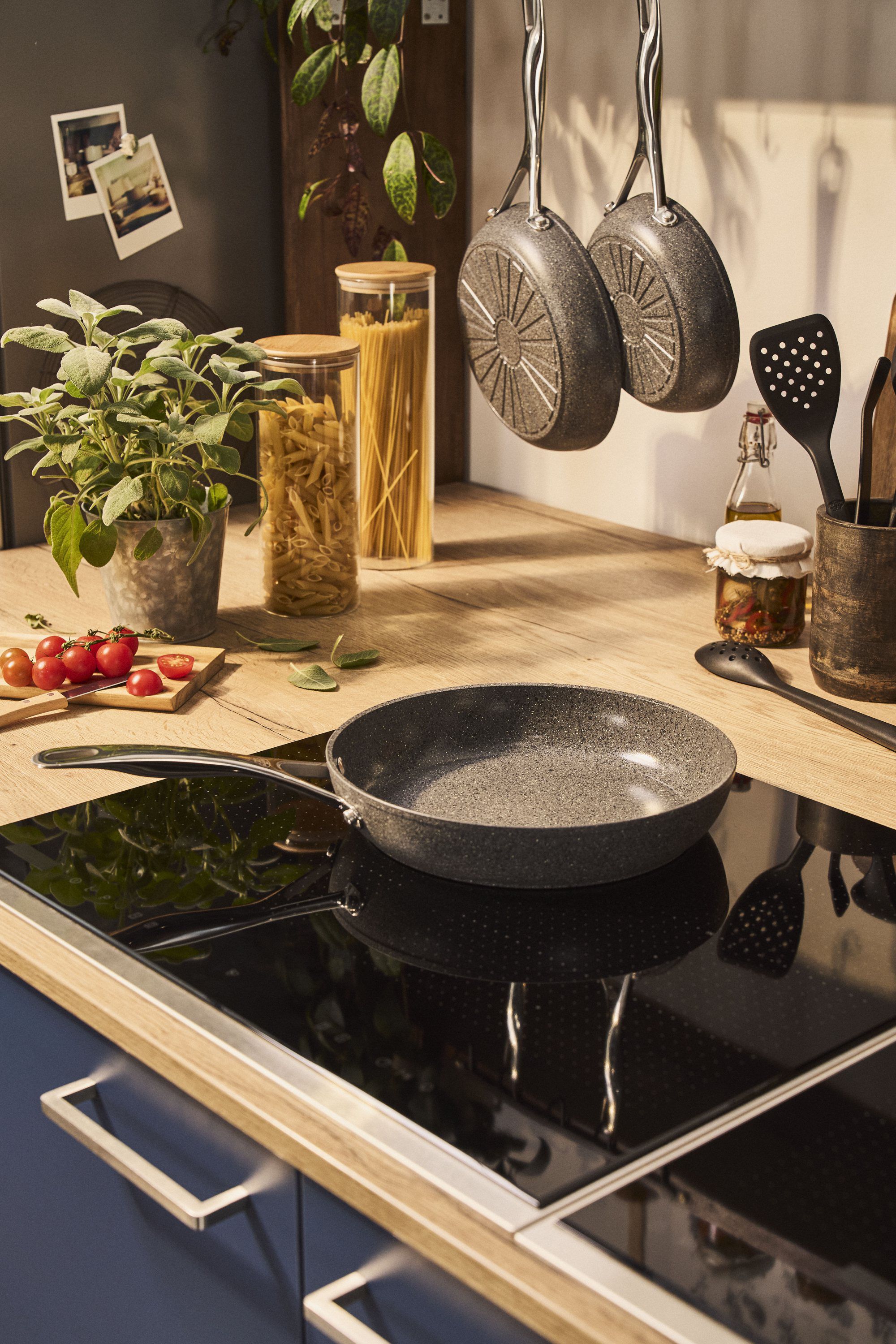 Salina Ceramic Stegepande, 28 cm, Aluminium, Titanium forst&aelig;