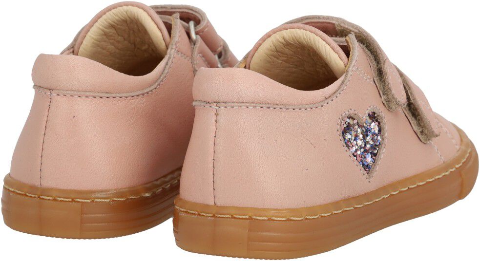 Begynder sneaker med funklende glitterhjerte