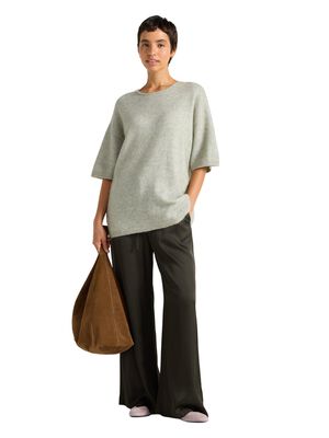 Bl&oslash;de bukser i satin med ekstra bre