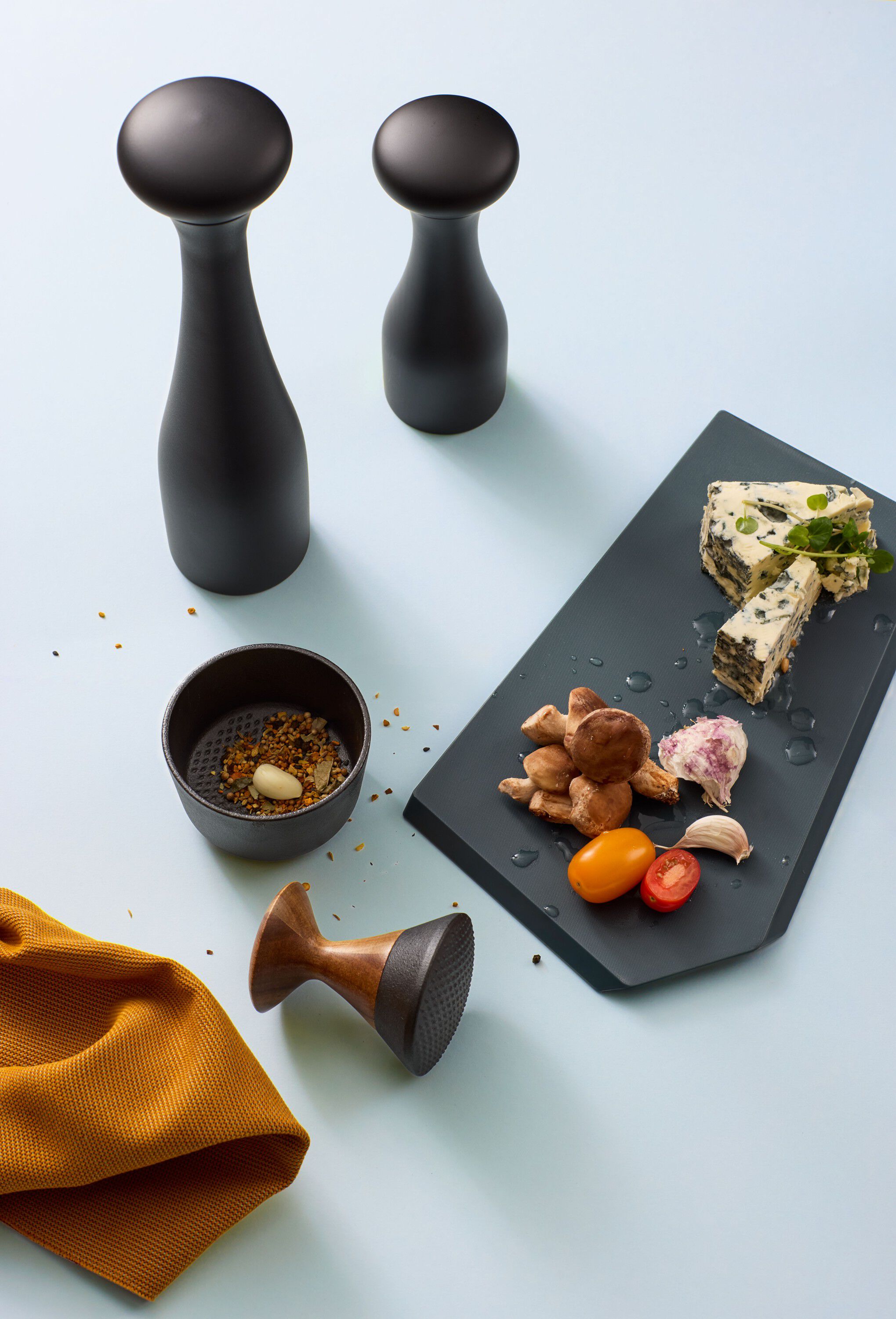 Zurich cutting board small, blueberry