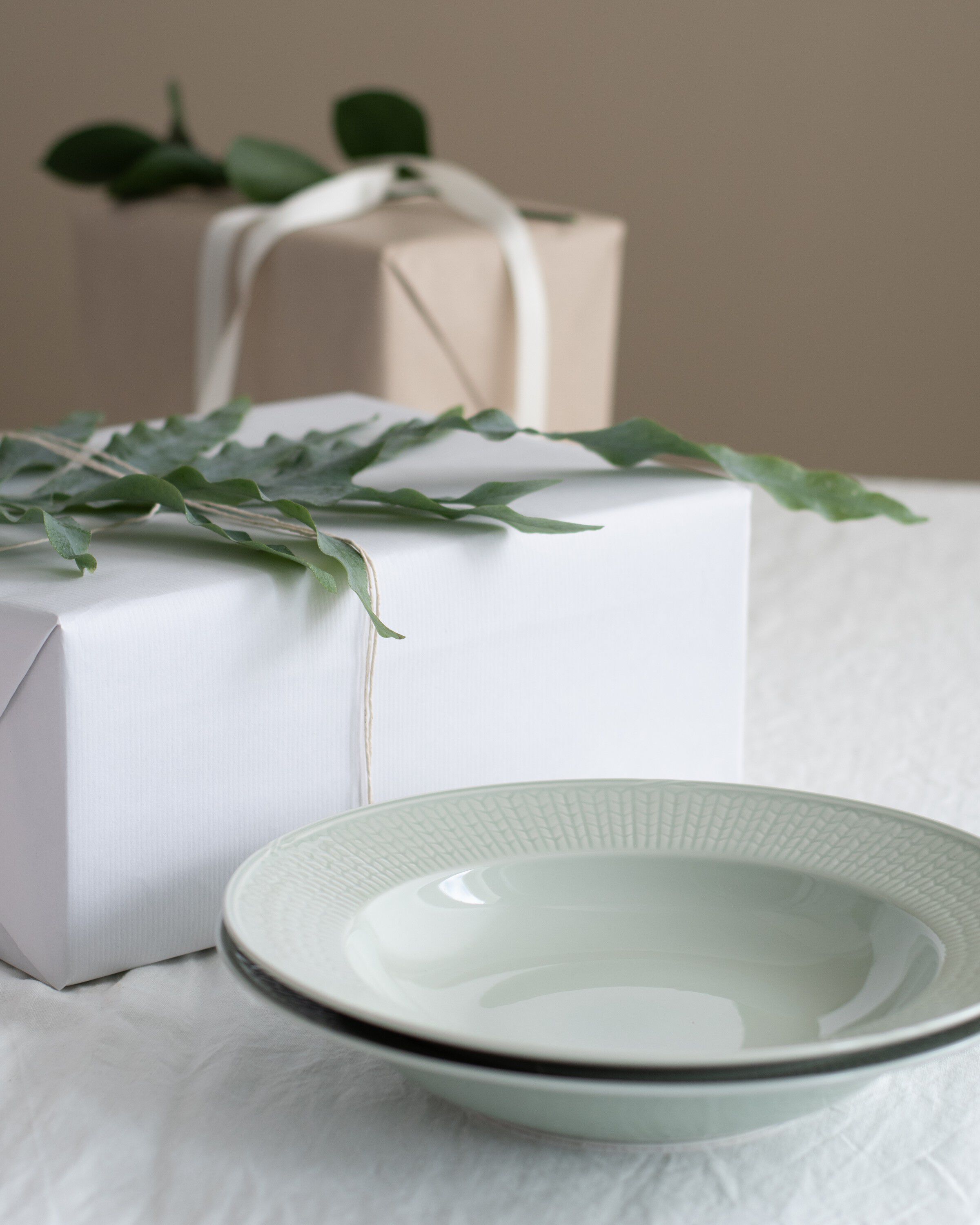 Swedish Grace Dyb Tallerken 25 cm Isbl&aring;